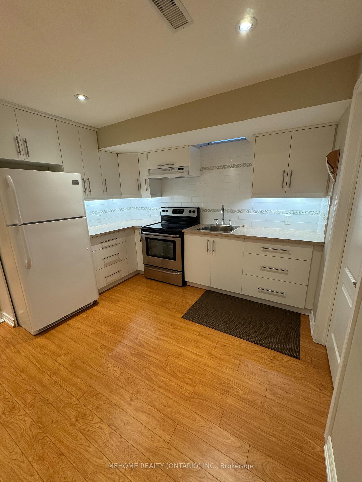 Photo 14 of 35 Jacobi Court, Vaughan, Patterson — HOMEH