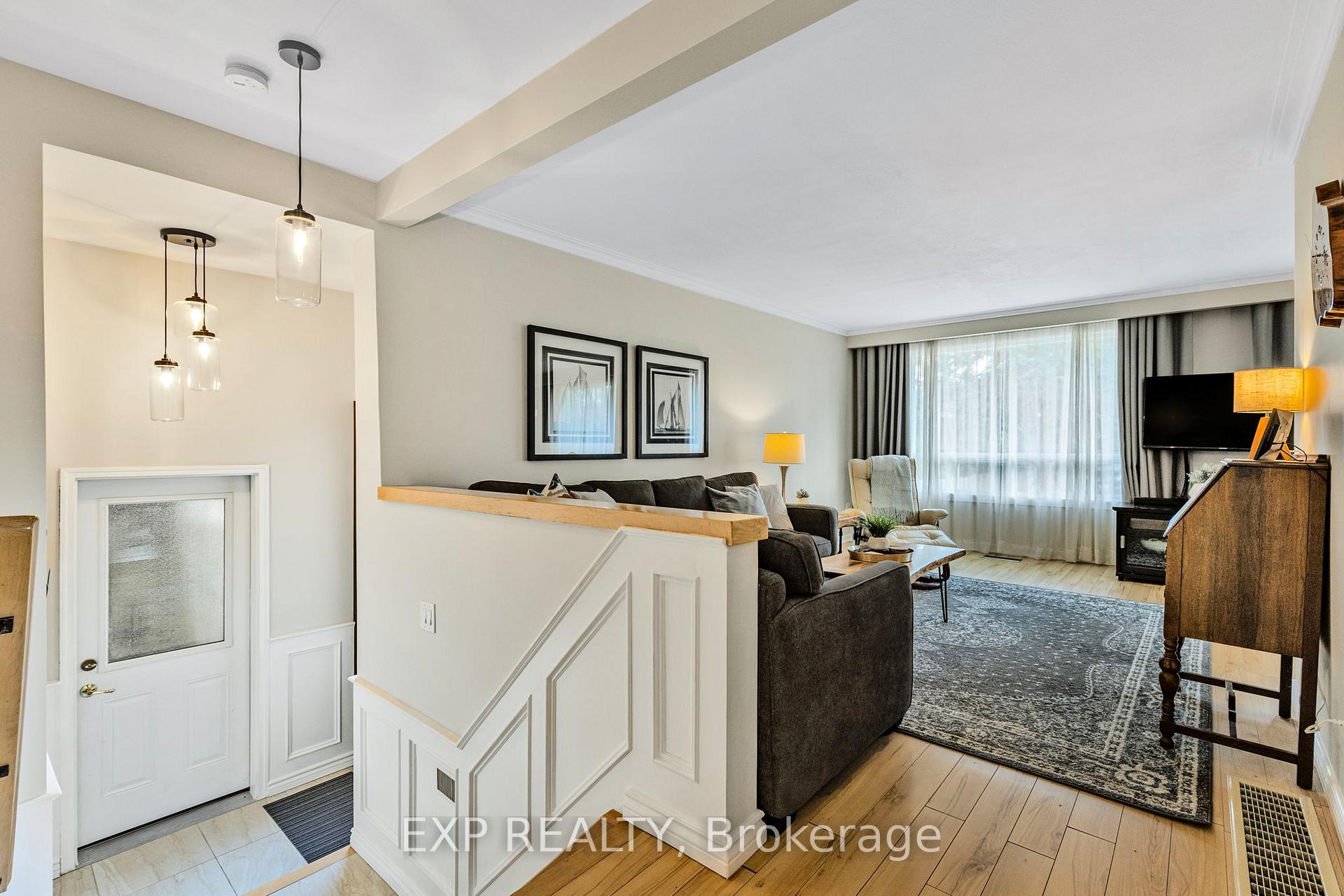 Photo 24 of 32 Kemano Road, Aurora, Aurora Heights — HOMEH