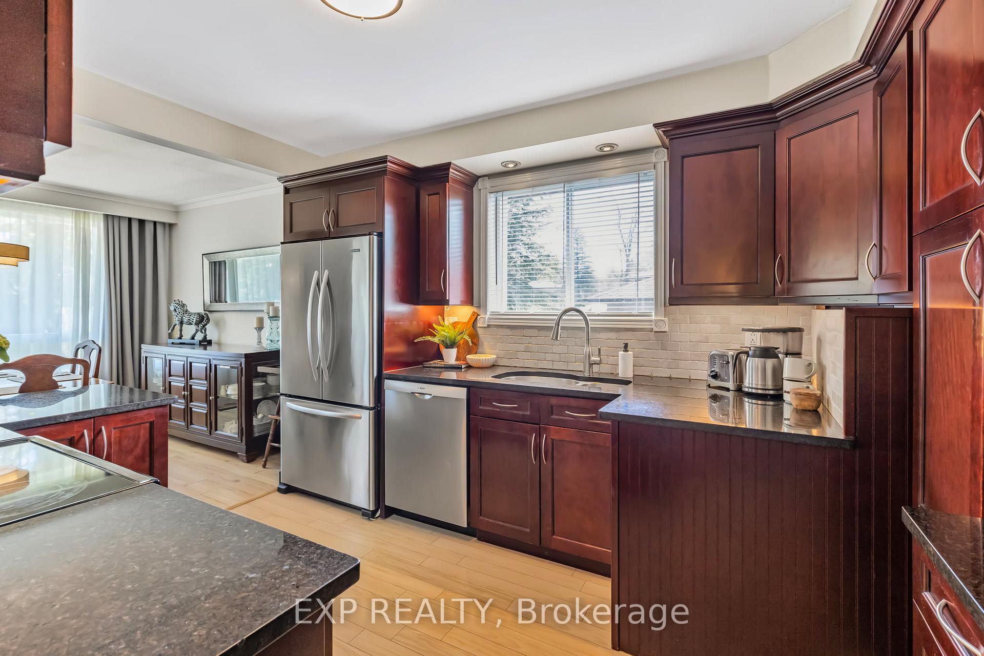 Photo 7 of 32 Kemano Road, Aurora, Aurora Heights — HOMEH