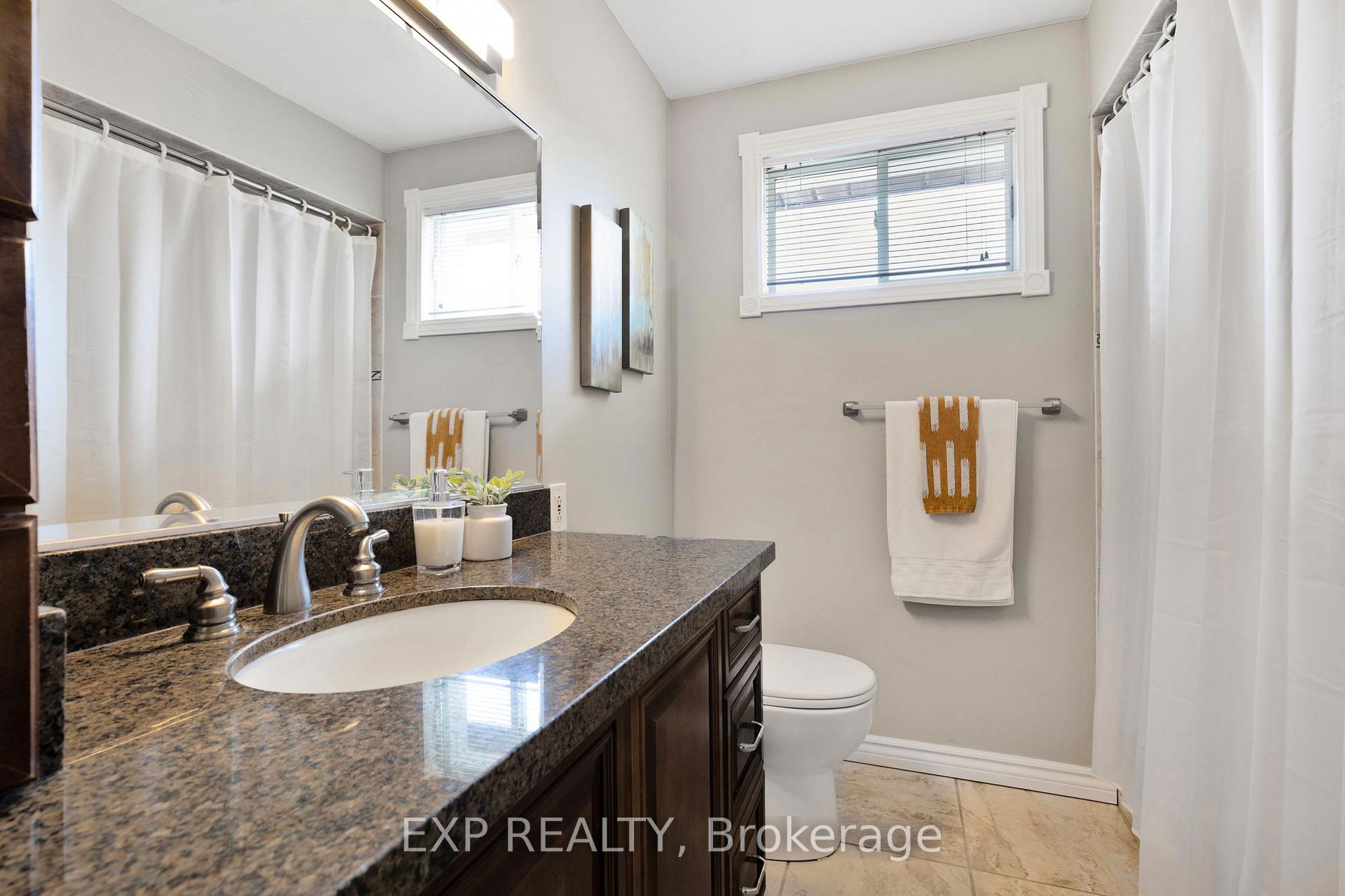 Photo 26 of 32 Kemano Road, Aurora, Aurora Heights — HOMEH