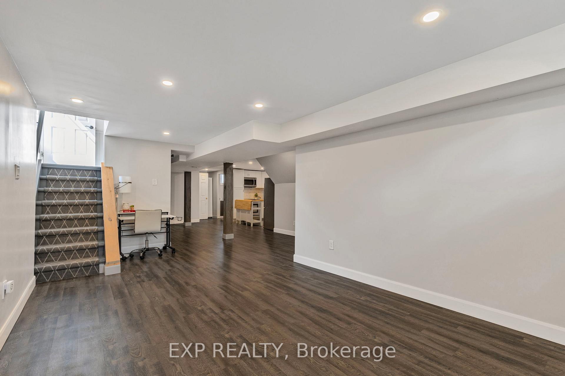 Photo 29 of 32 Kemano Road, Aurora, Aurora Heights — HOMEH