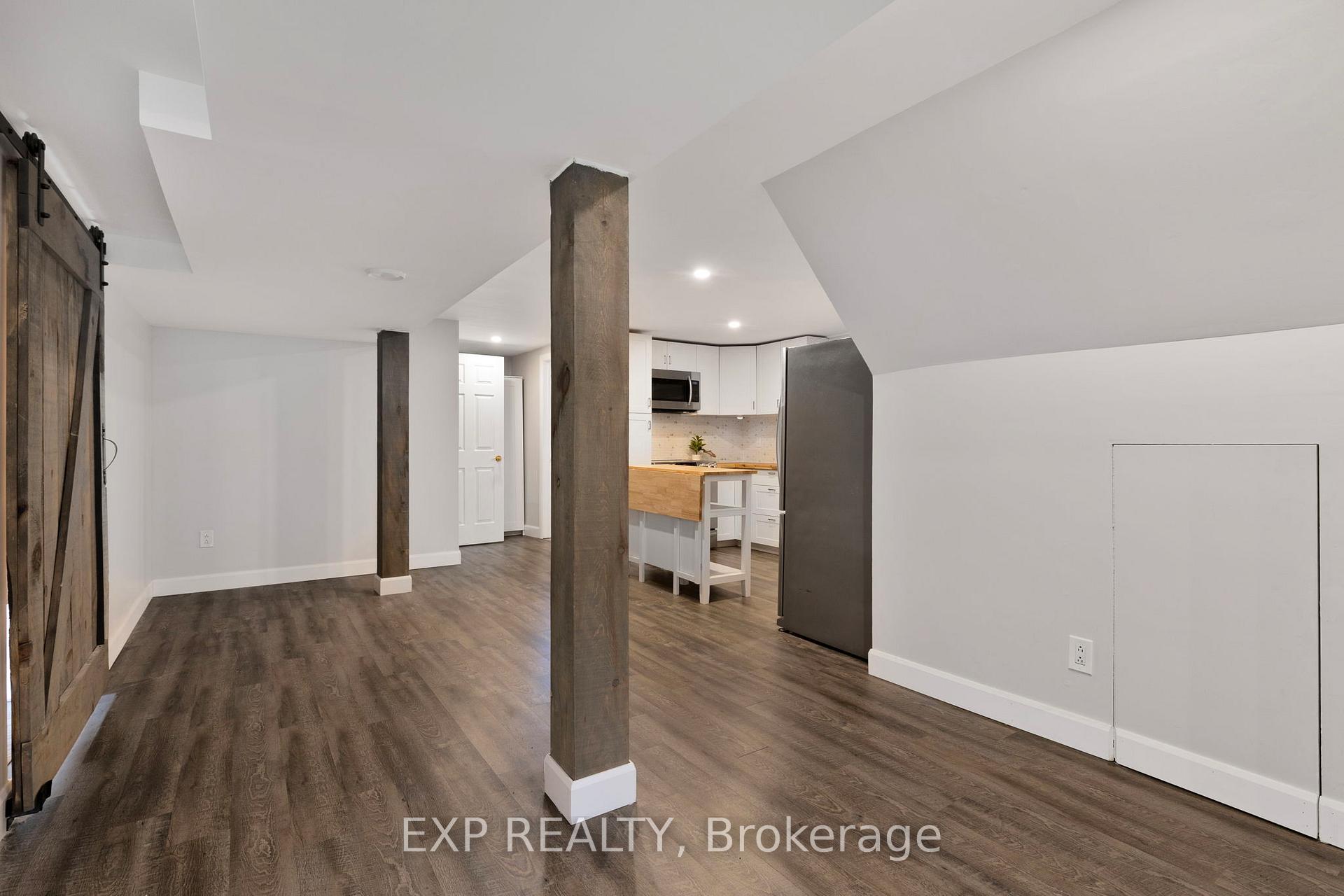 Photo 33 of 32 Kemano Road, Aurora, Aurora Heights — HOMEH
