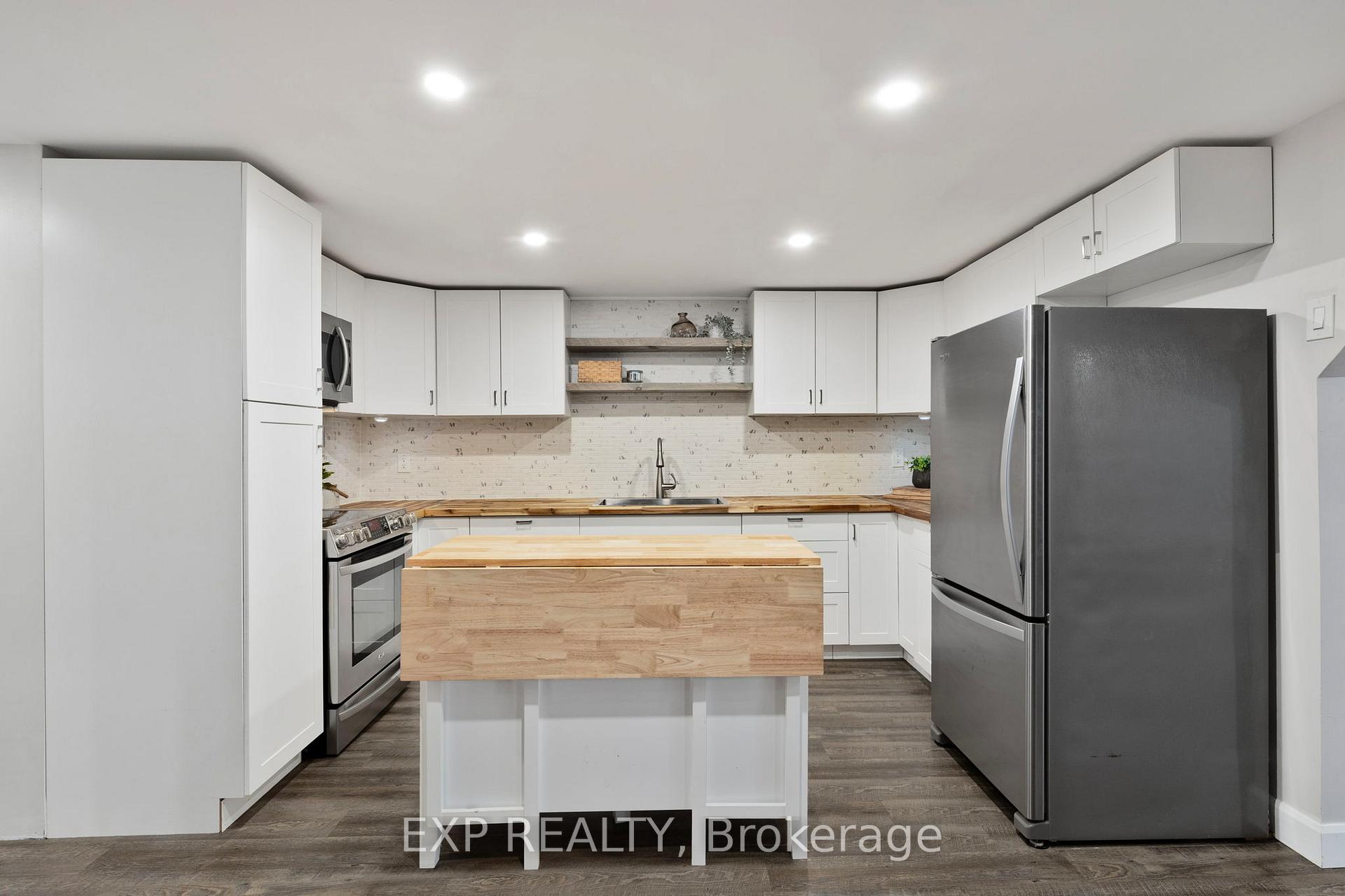 Photo 36 of 32 Kemano Road, Aurora, Aurora Heights — HOMEH