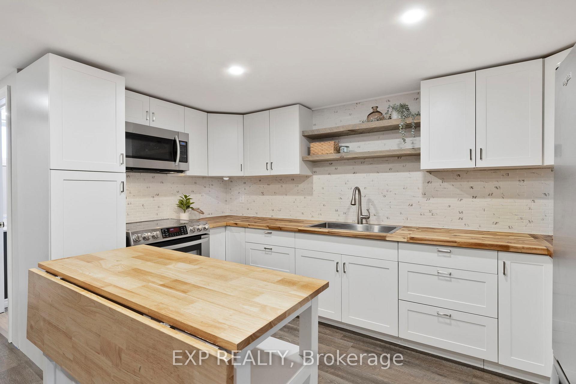 Photo 38 of 32 Kemano Road, Aurora, Aurora Heights — HOMEH