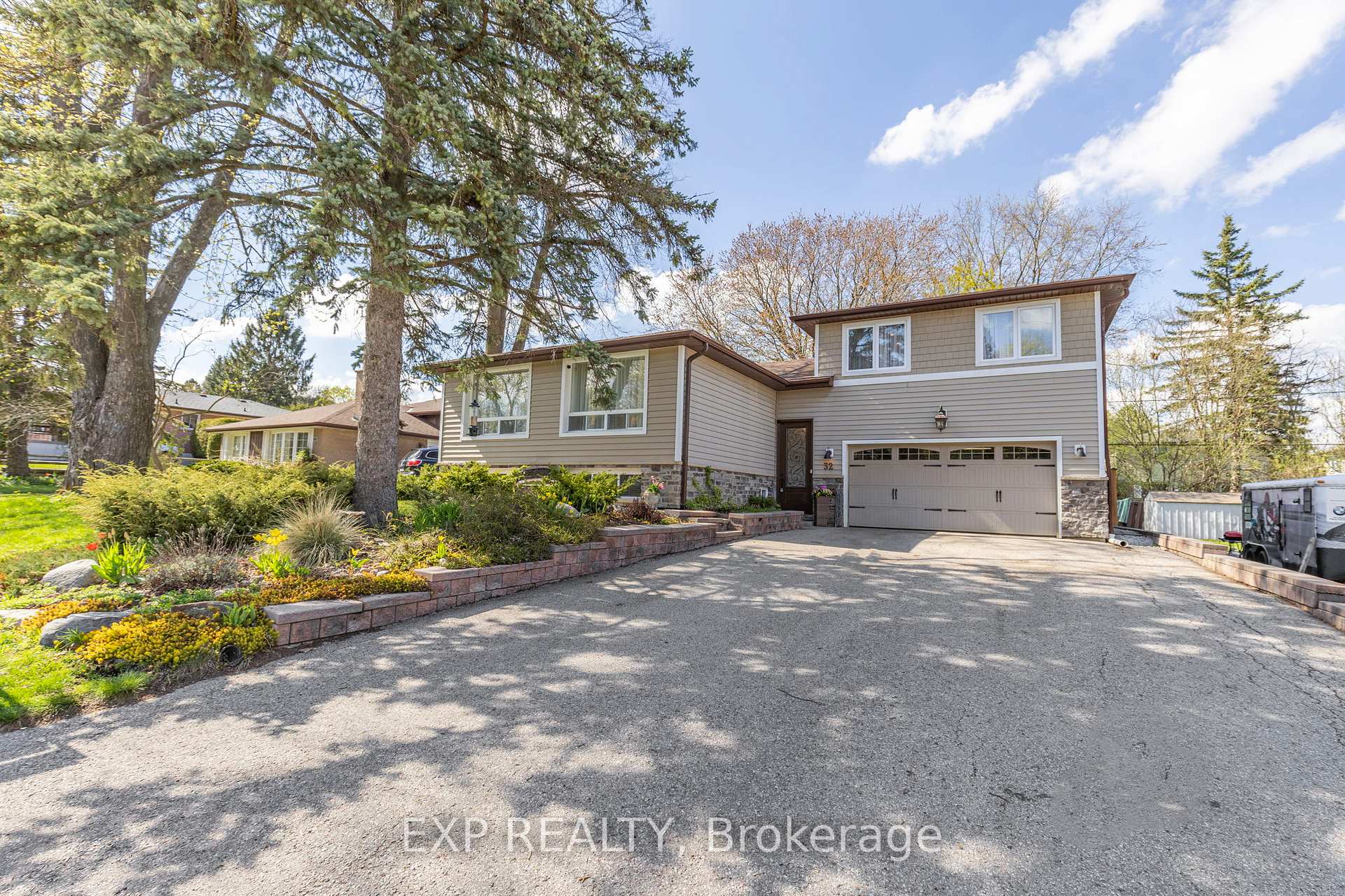 Photo 47 of 32 Kemano Road, Aurora, Aurora Heights — HOMEH