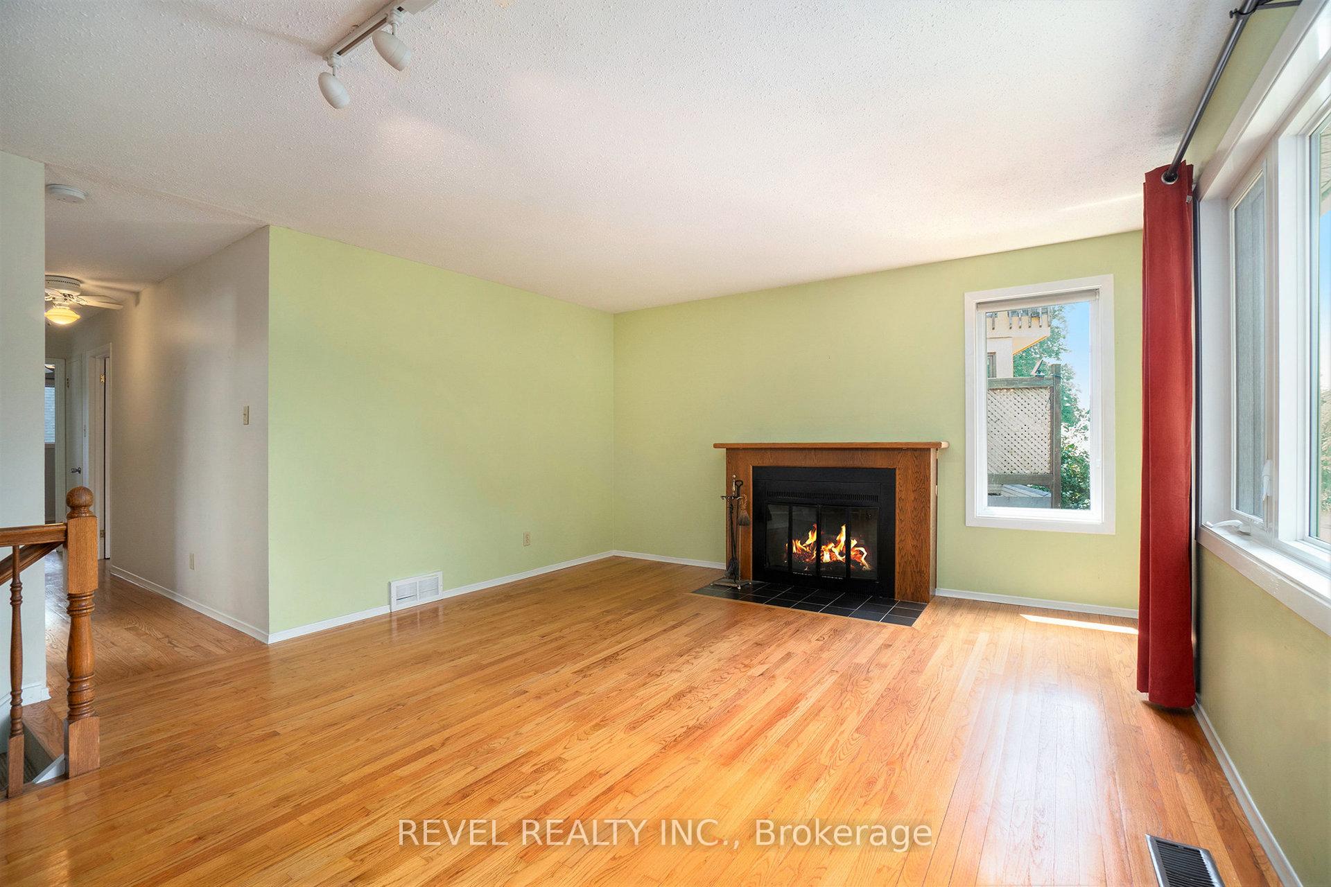 Photo 7 of 2748 Howe Street, Ottawa, Britannia — HOMEH