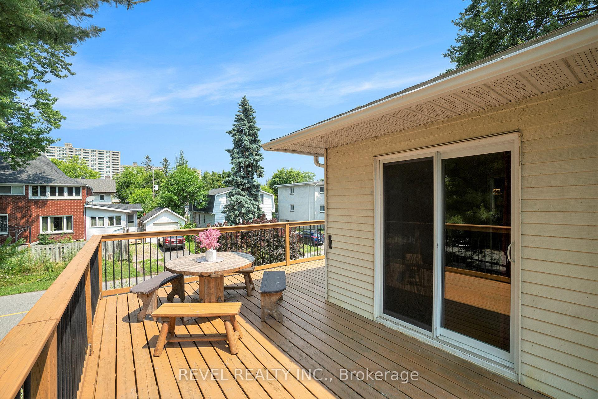 Photo 11 of 2748 Howe Street, Ottawa, Britannia — HOMEH
