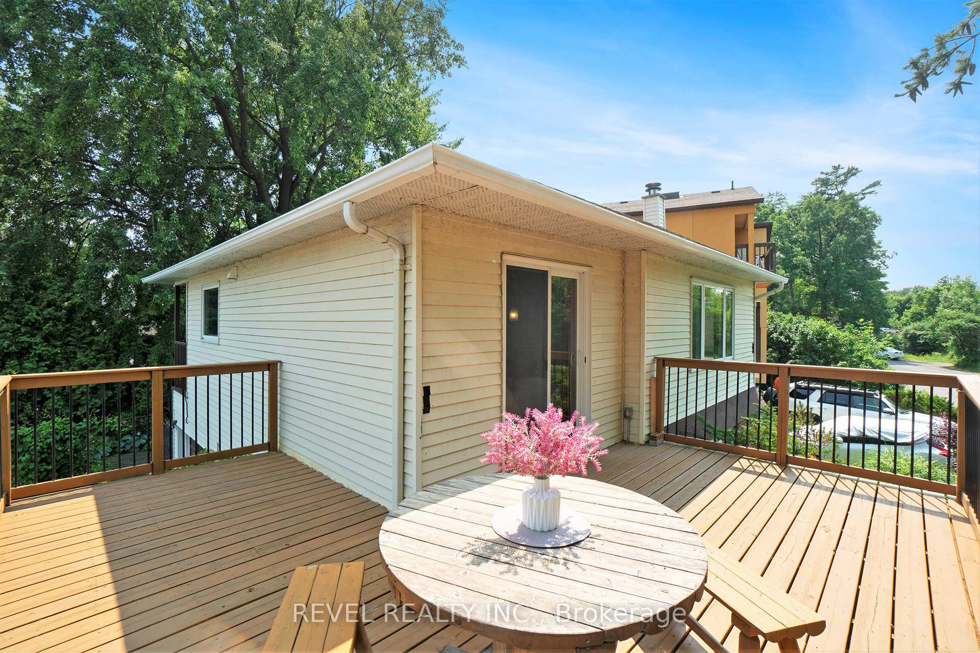 Photo 15 of 2748 Howe Street, Ottawa, Britannia — HOMEH