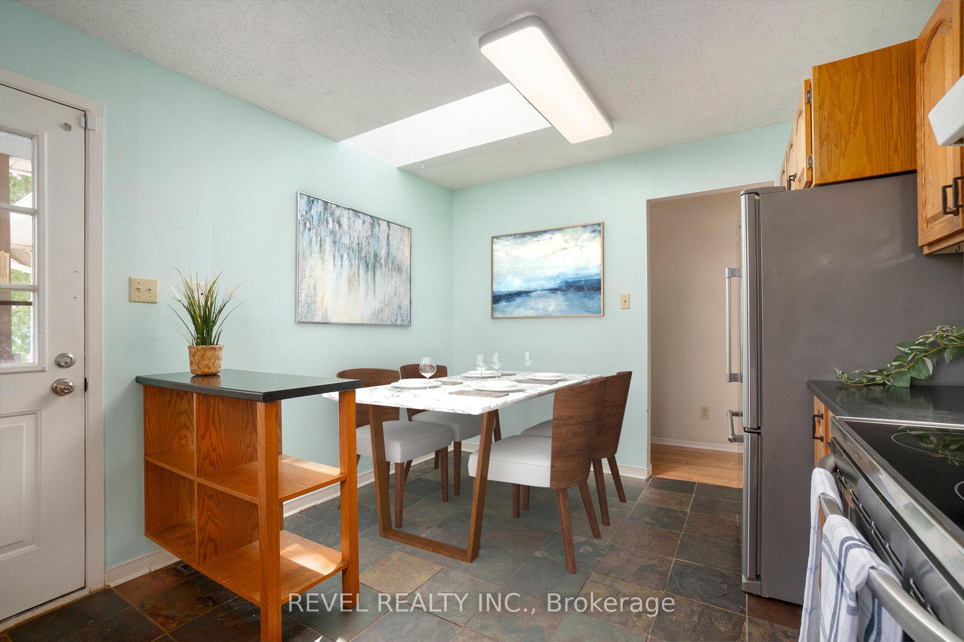 Photo 10 of 2748 Howe Street, Ottawa, Britannia — HOMEH