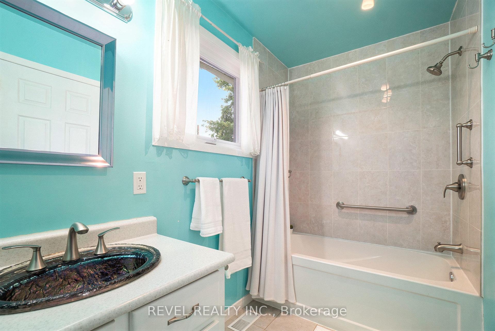 Photo 19 of 2748 Howe Street, Ottawa, Britannia — HOMEH