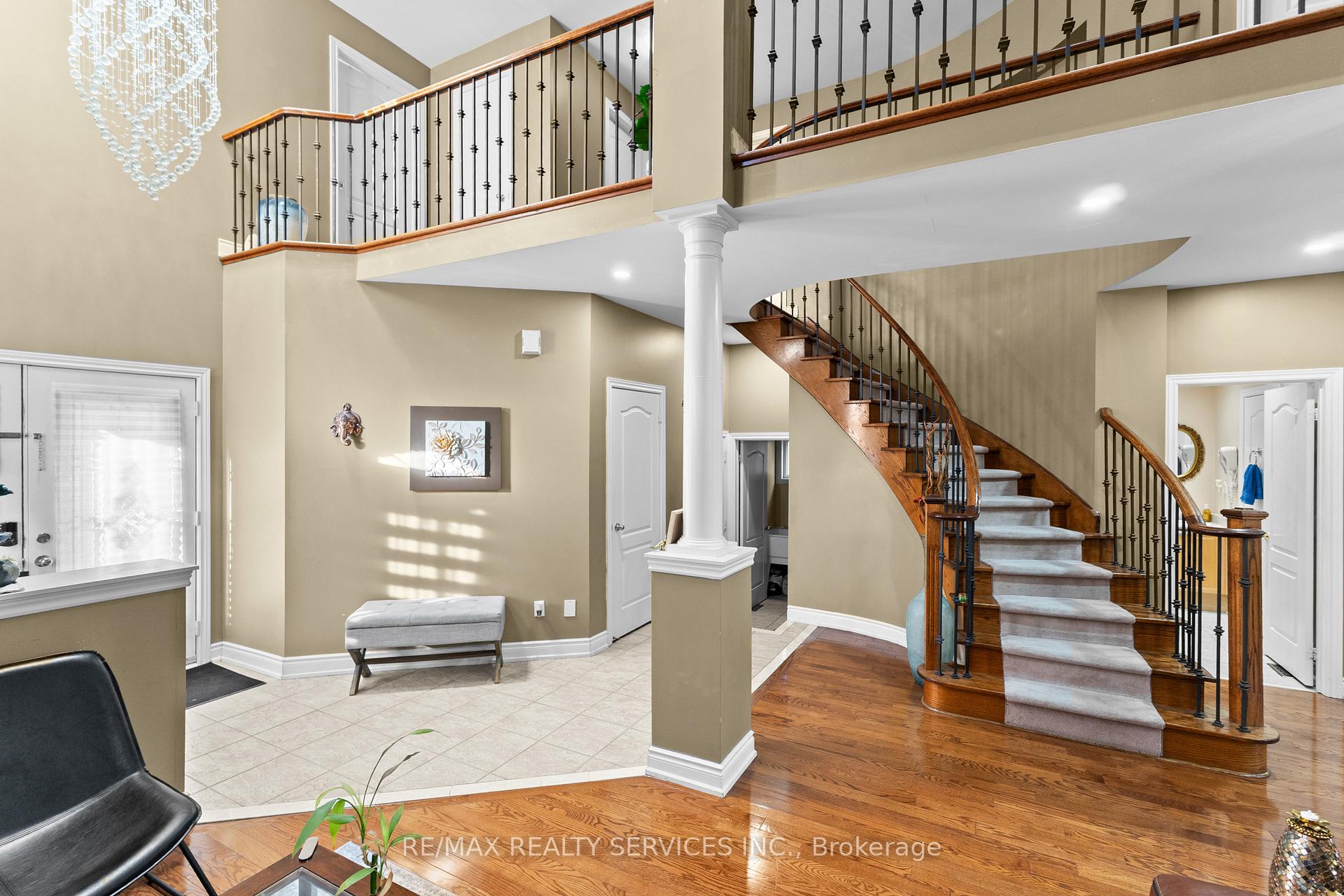 Photo 13 of 57 Lafayette Boulevard, Whitby, Williamsburg — HOMEH