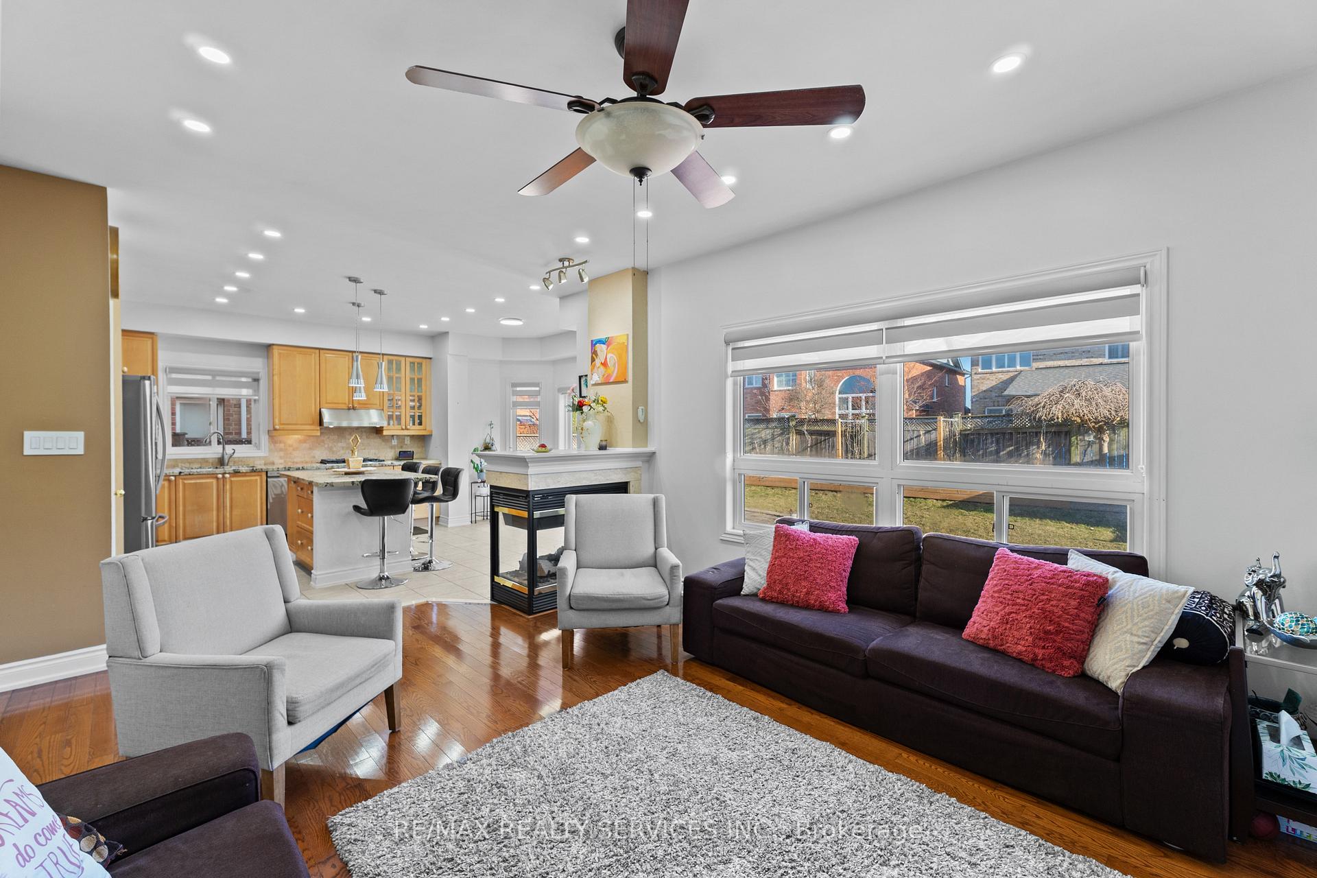 Photo 21 of 57 Lafayette Boulevard, Whitby, Williamsburg — HOMEH