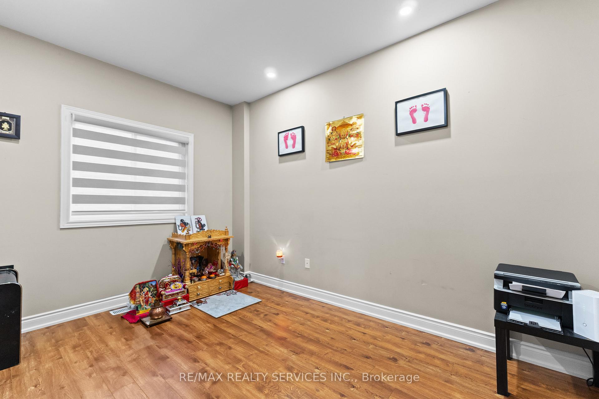 Photo 22 of 57 Lafayette Boulevard, Whitby, Williamsburg — HOMEH