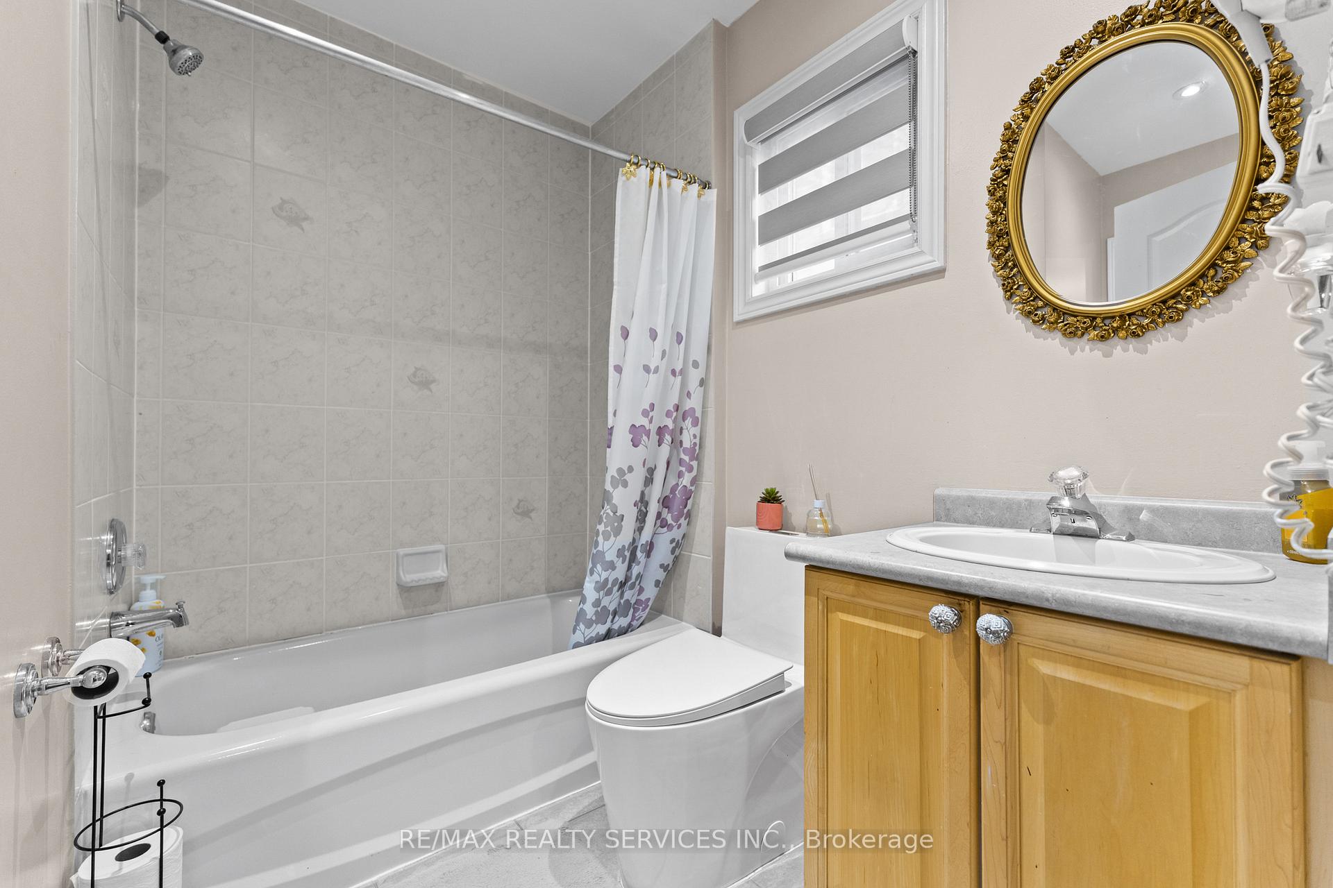 Photo 24 of 57 Lafayette Boulevard, Whitby, Williamsburg — HOMEH
