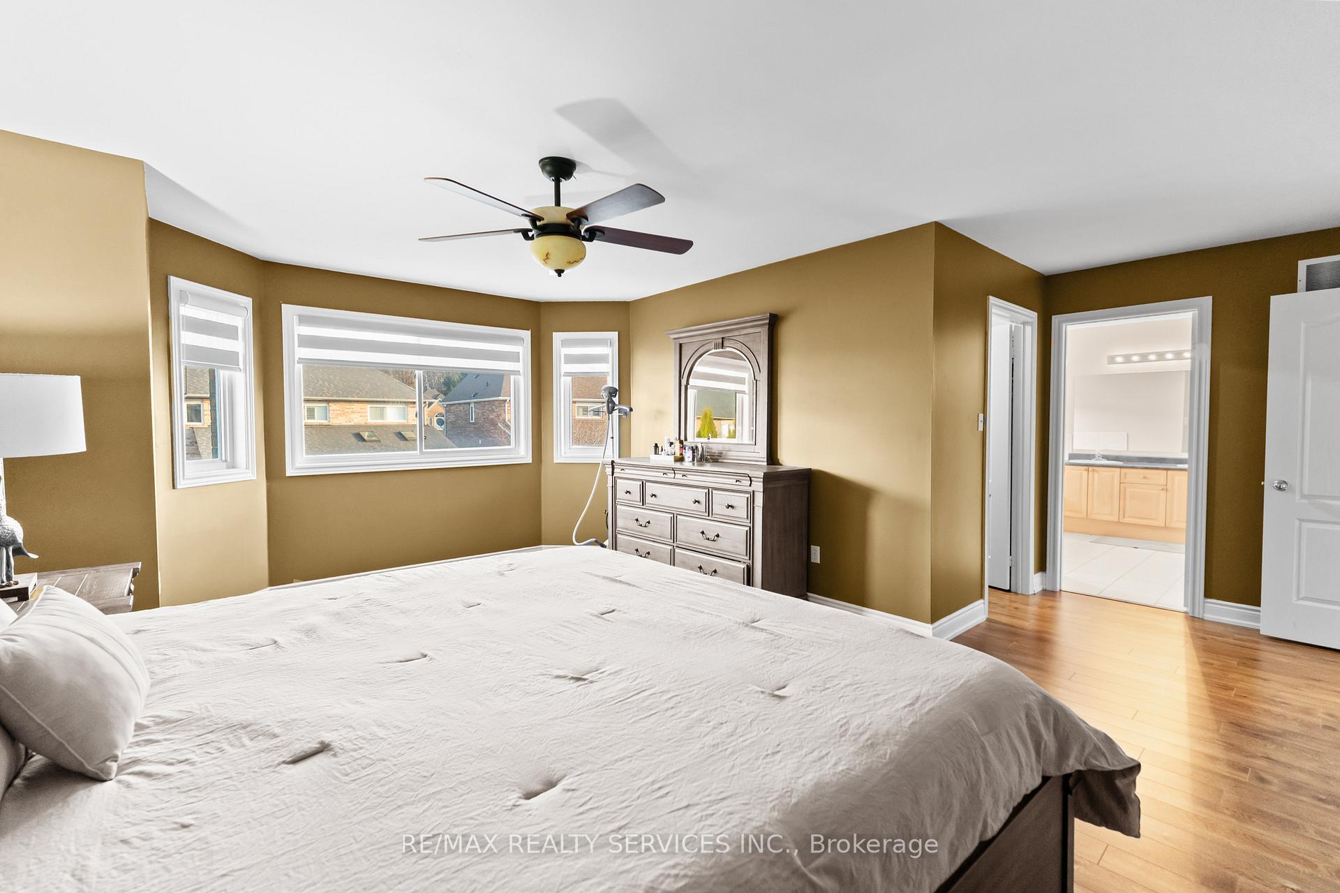 Photo 27 of 57 Lafayette Boulevard, Whitby, Williamsburg — HOMEH
