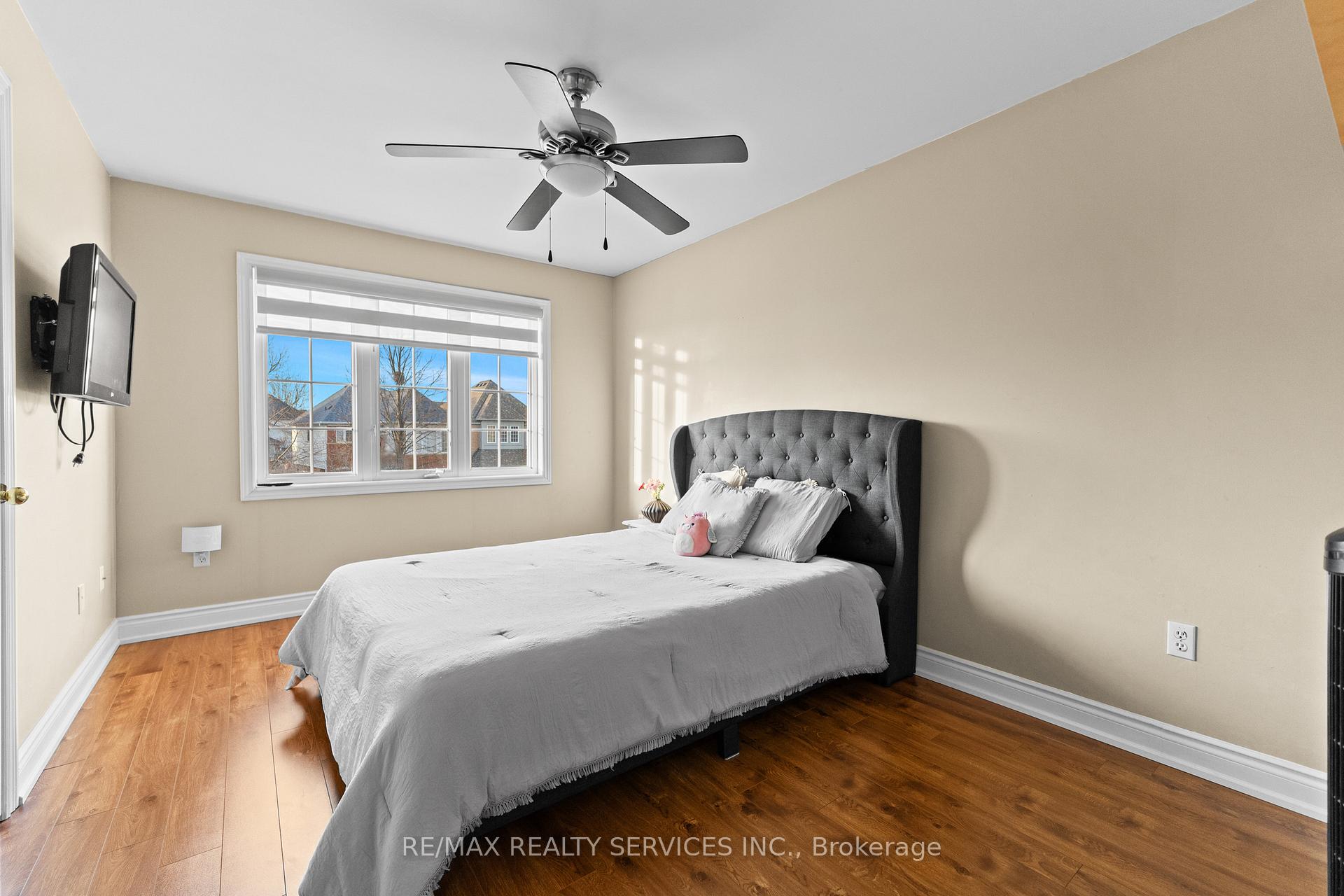 Photo 33 of 57 Lafayette Boulevard, Whitby, Williamsburg — HOMEH
