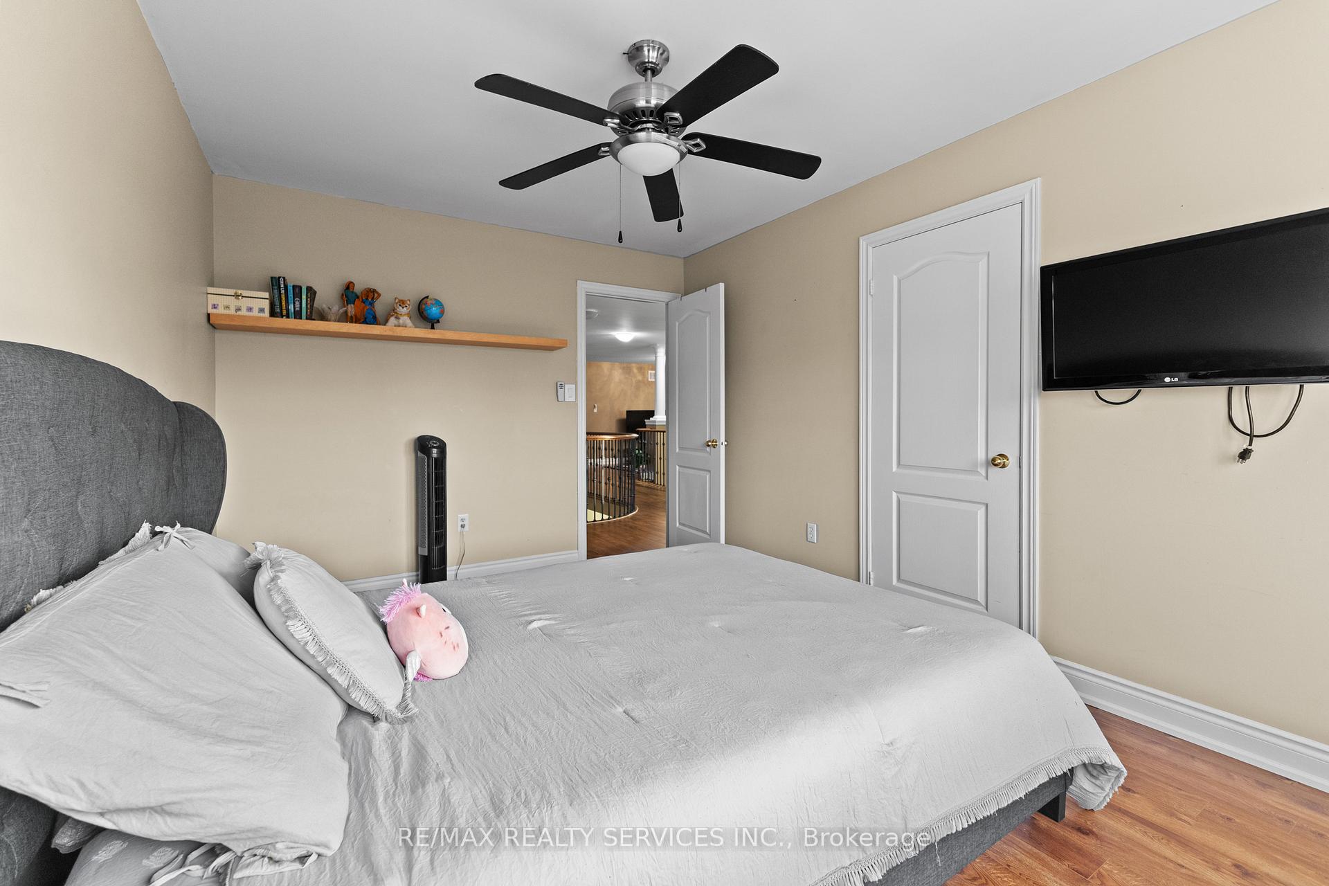 Photo 34 of 57 Lafayette Boulevard, Whitby, Williamsburg — HOMEH