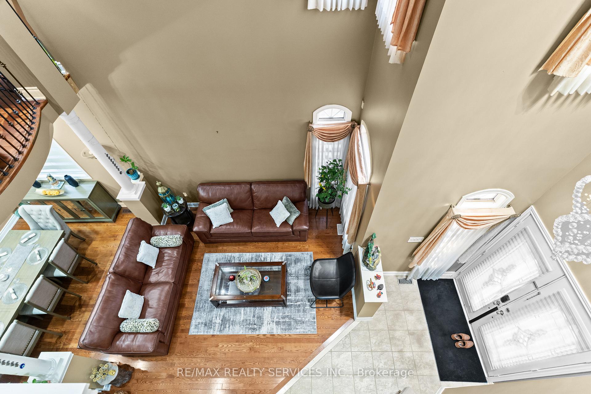 Photo 39 of 57 Lafayette Boulevard, Whitby, Williamsburg — HOMEH