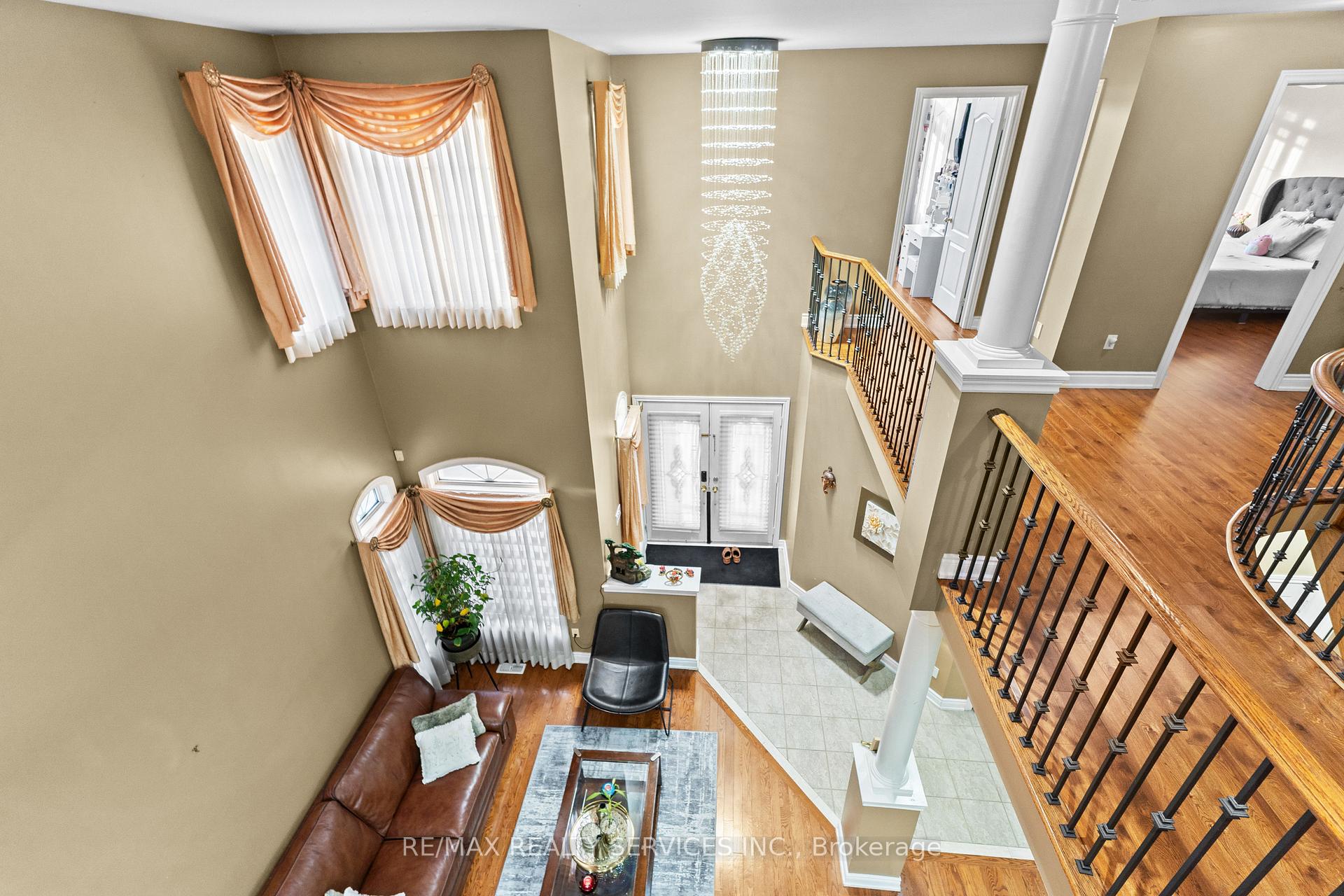 Photo 43 of 57 Lafayette Boulevard, Whitby, Williamsburg — HOMEH