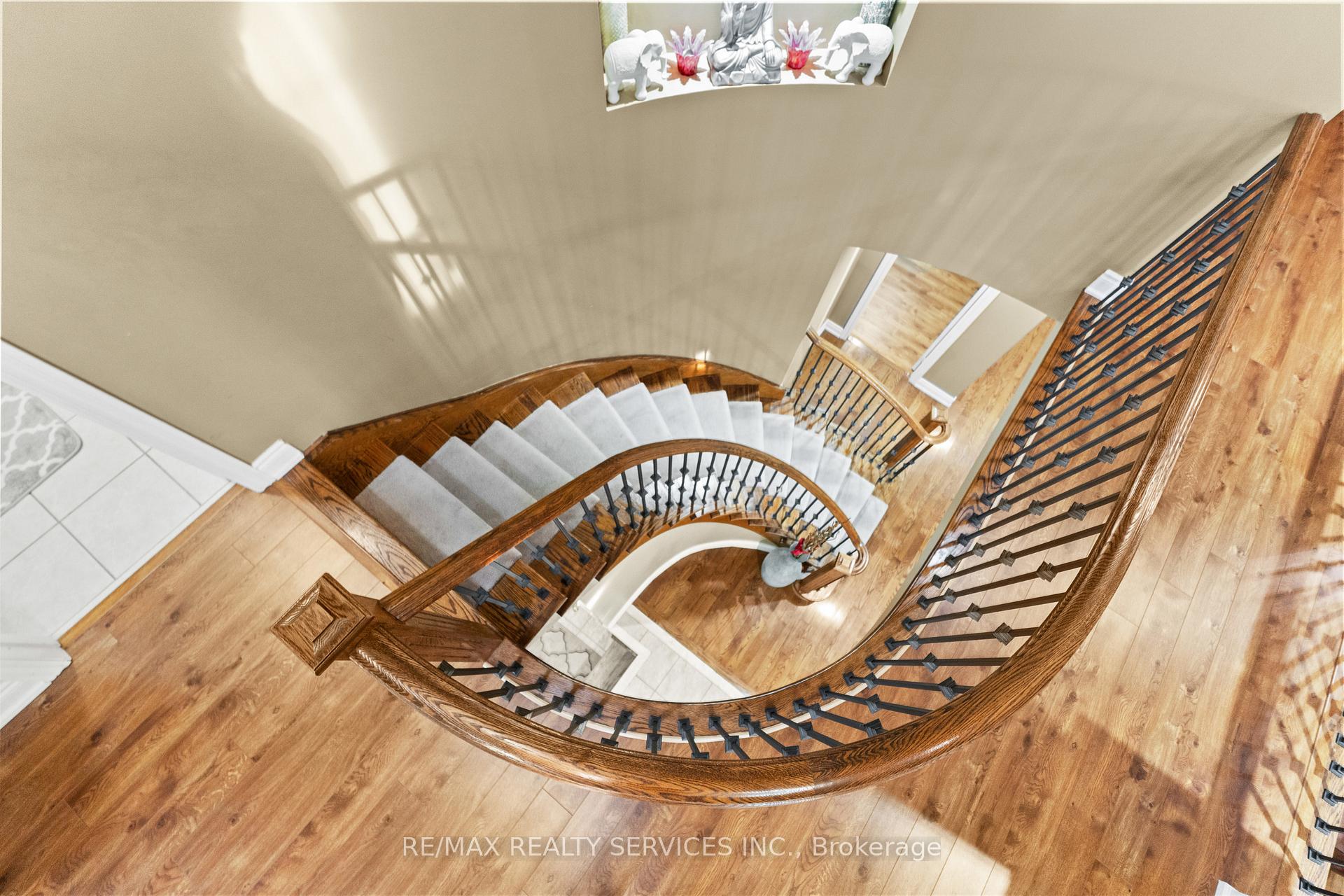 Photo 44 of 57 Lafayette Boulevard, Whitby, Williamsburg — HOMEH