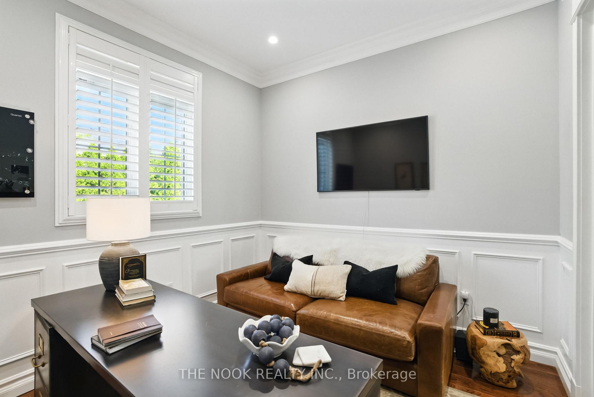 Photo 10 of 40 Rainbow Crescent, Whitby, Brooklin — HOMEH