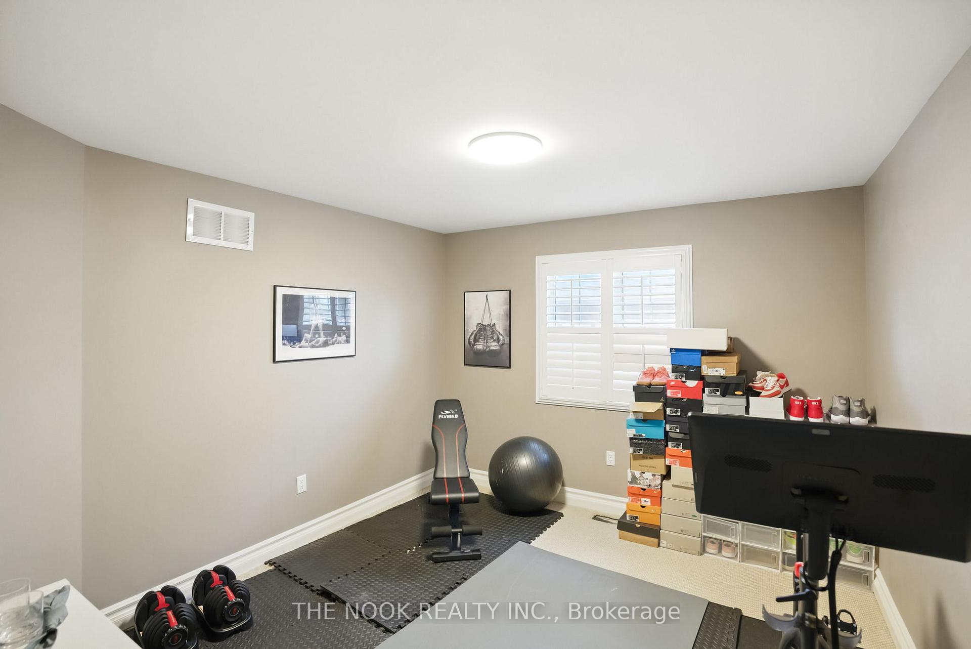 Photo 28 of 40 Rainbow Crescent, Whitby, Brooklin — HOMEH