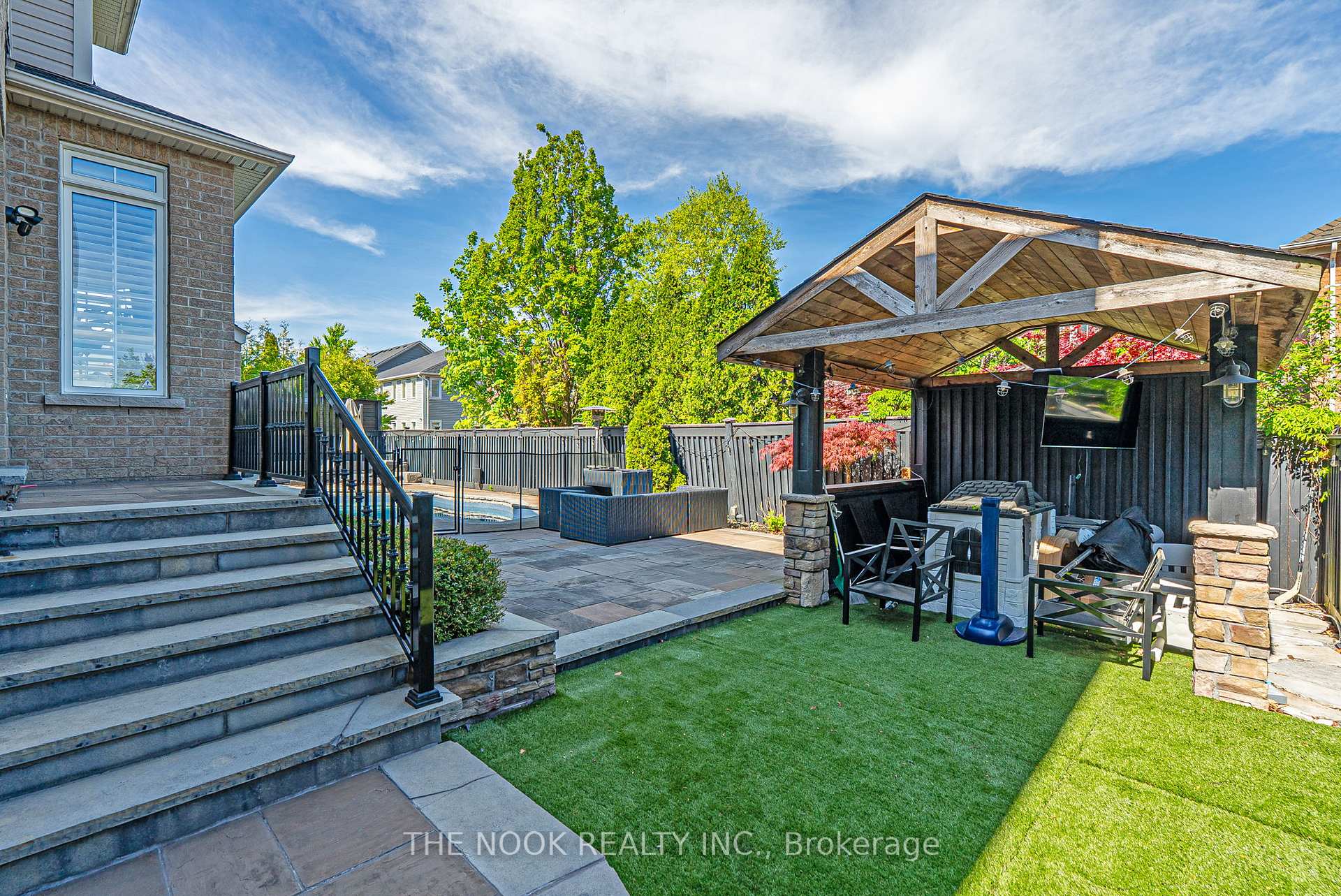 Photo 47 of 40 Rainbow Crescent, Whitby, Brooklin — HOMEH