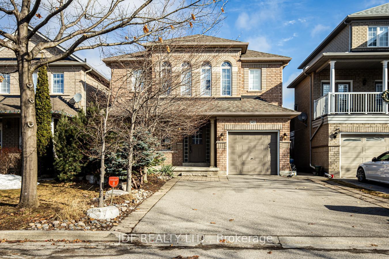 Photo 2 of 42 Sunview Drive, Vaughan, Vellore Village — HOMEH