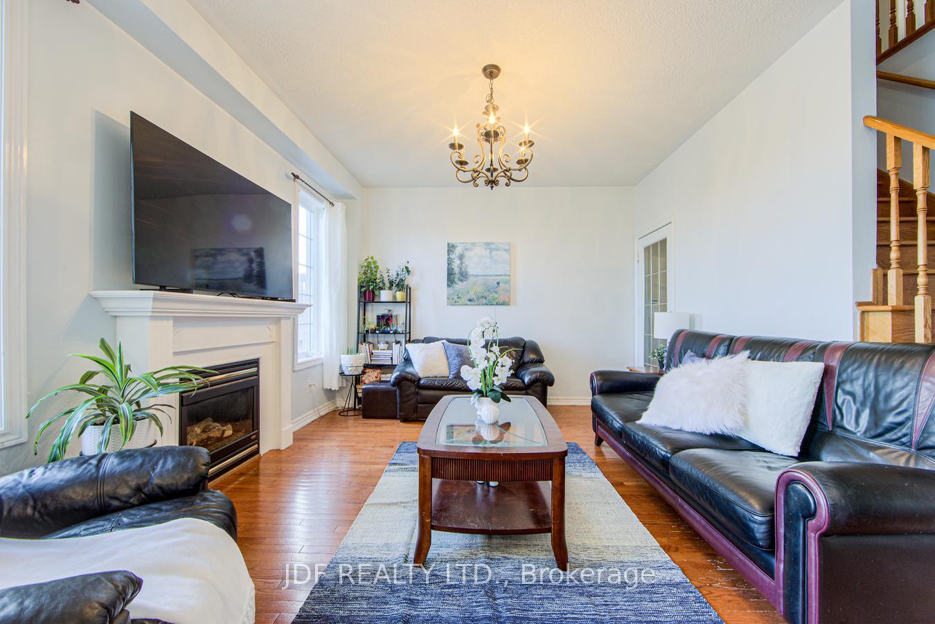 Photo 11 of 42 Sunview Drive, Vaughan, Vellore Village — HOMEH