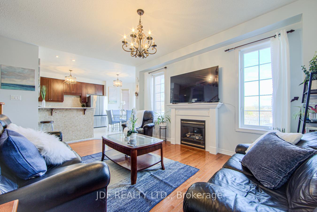 Photo 13 of 42 Sunview Drive, Vaughan, Vellore Village — HOMEH