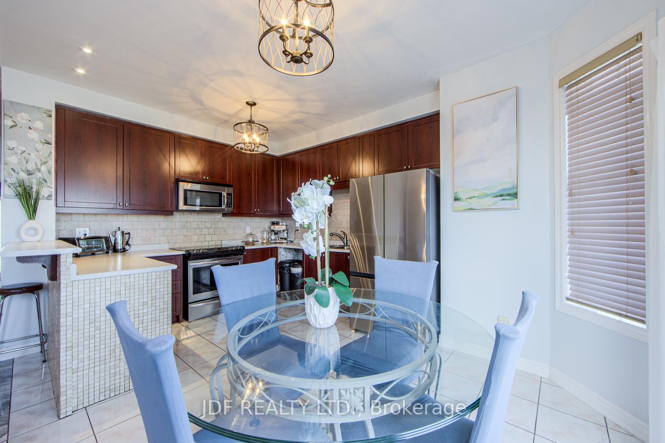 Photo 17 of 42 Sunview Drive, Vaughan, Vellore Village — HOMEH