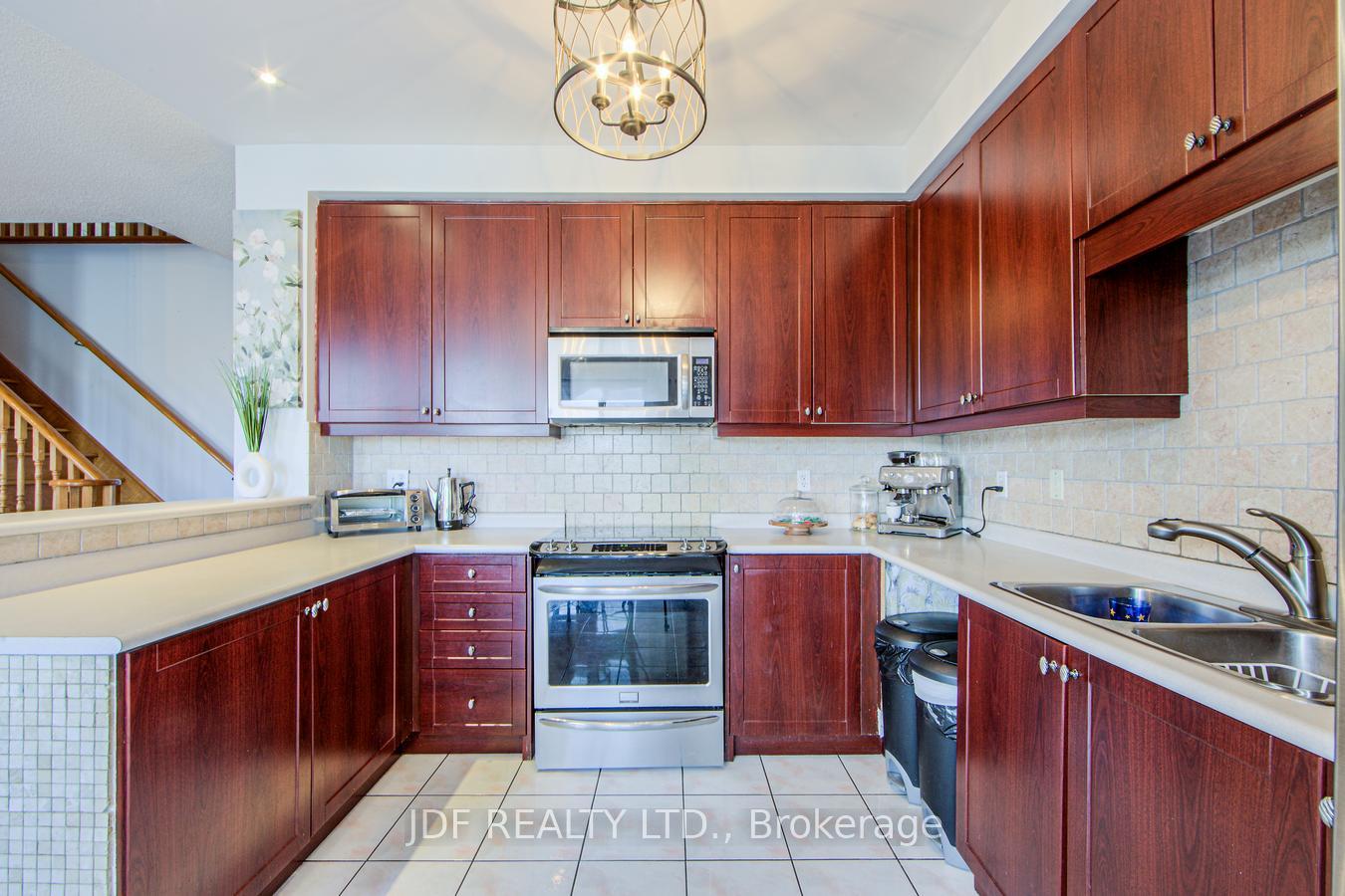 Photo 18 of 42 Sunview Drive, Vaughan, Vellore Village — HOMEH