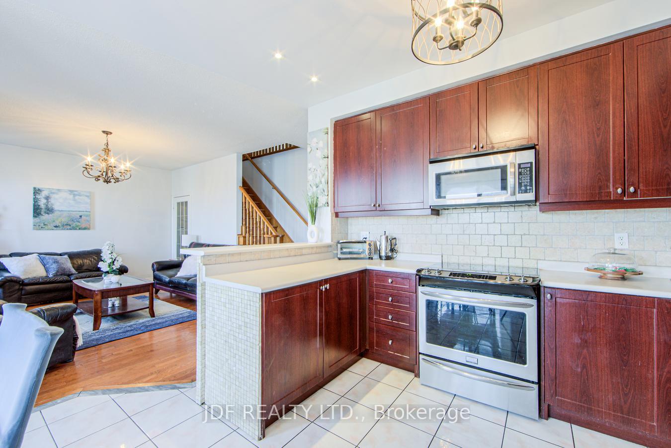 Photo 19 of 42 Sunview Drive, Vaughan, Vellore Village — HOMEH