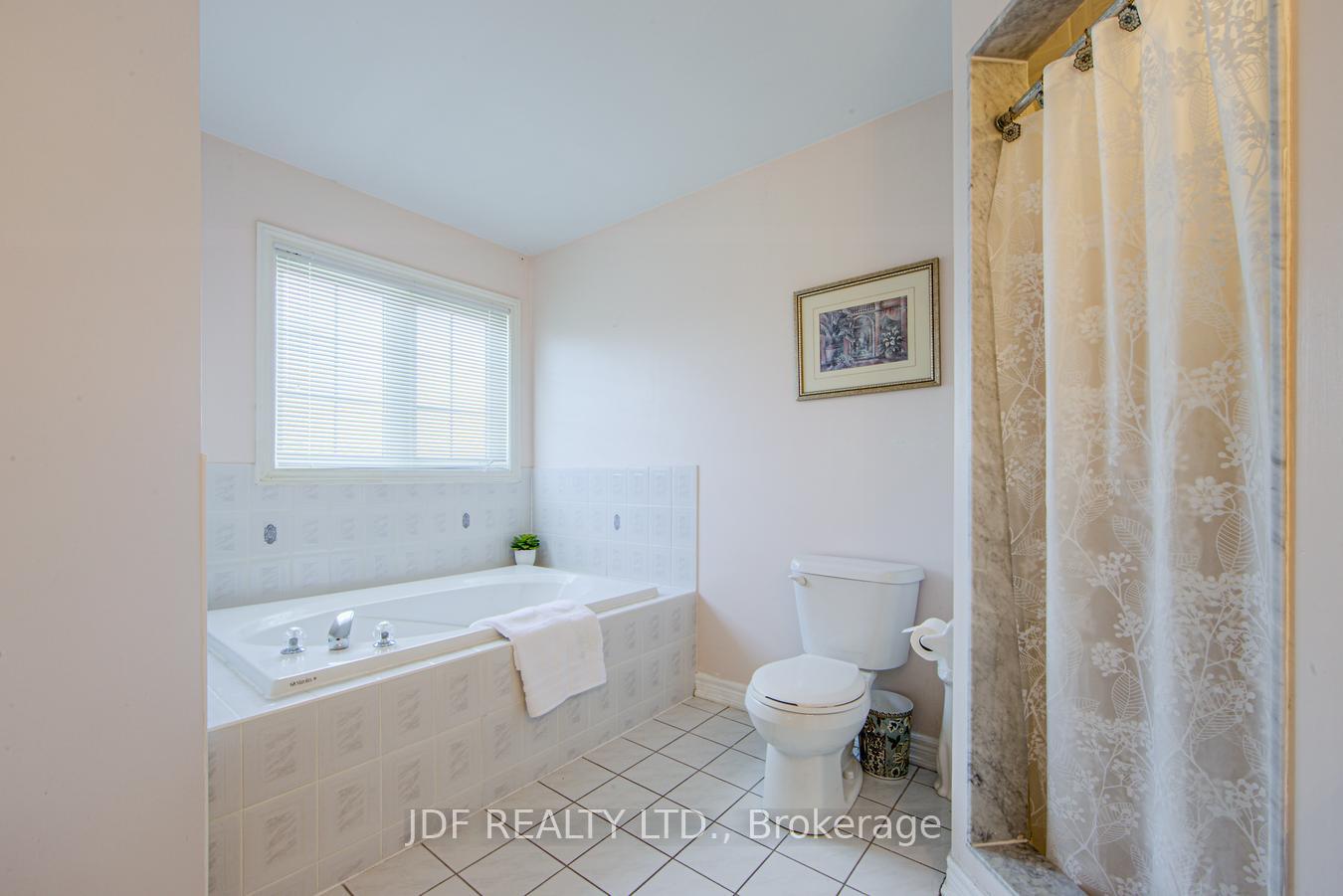 Photo 32 of 42 Sunview Drive, Vaughan, Vellore Village — HOMEH