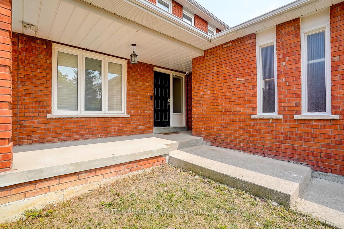 Photo 2 of 11 San Marko Place, Vaughan, East Woodbridge — HOMEH