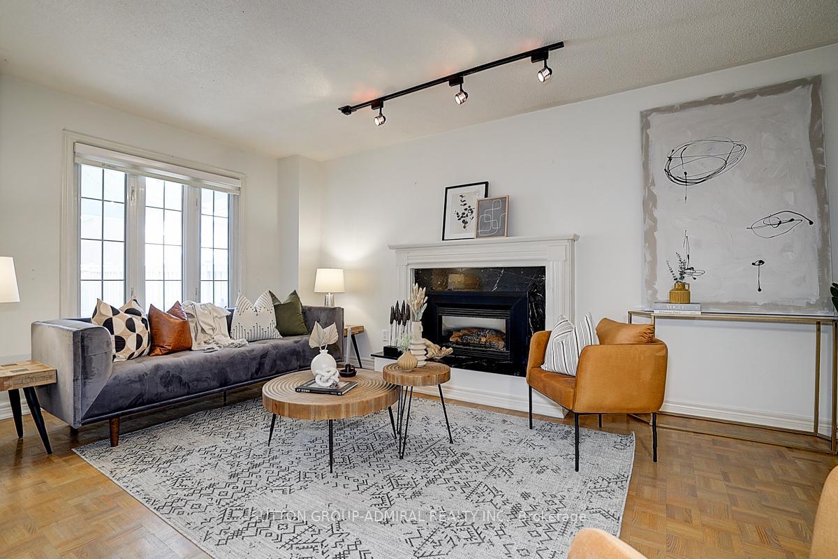 Photo 4 of 11 San Marko Place, Vaughan, East Woodbridge — HOMEH