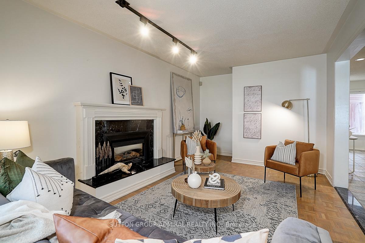 Photo 8 of 11 San Marko Place, Vaughan, East Woodbridge — HOMEH