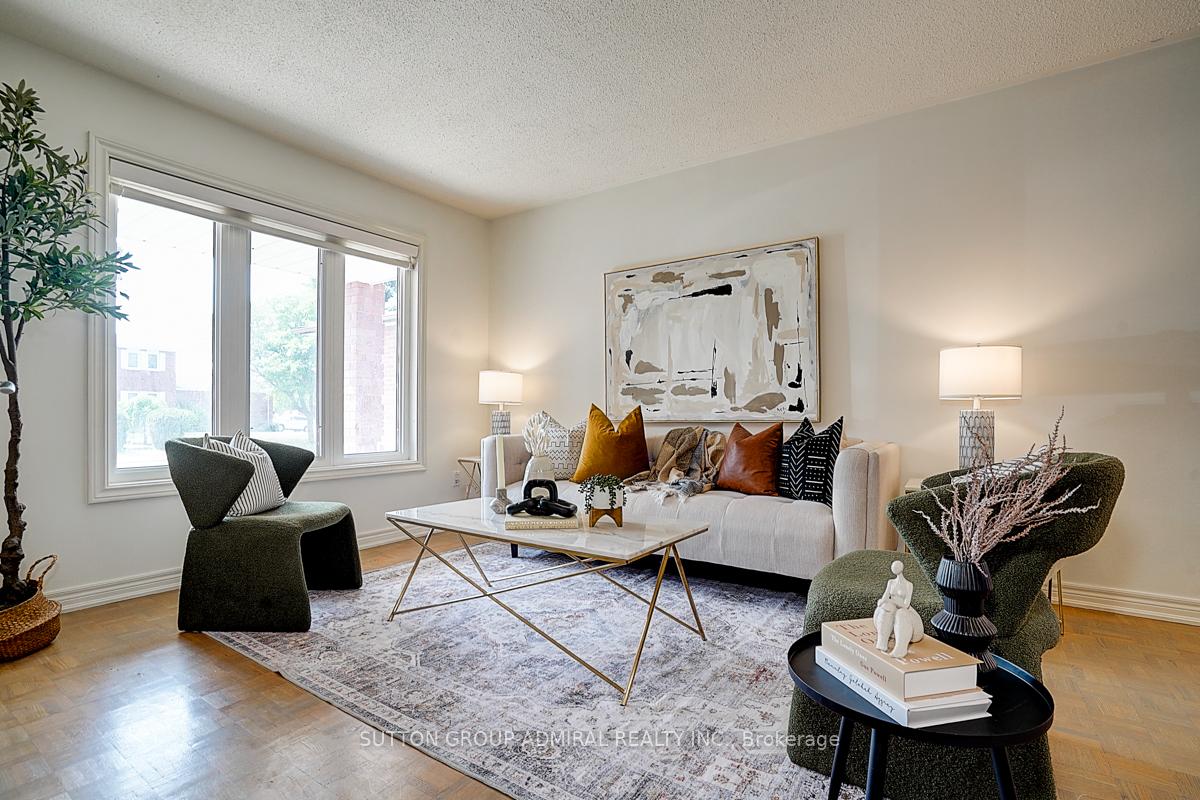 Photo 10 of 11 San Marko Place, Vaughan, East Woodbridge — HOMEH