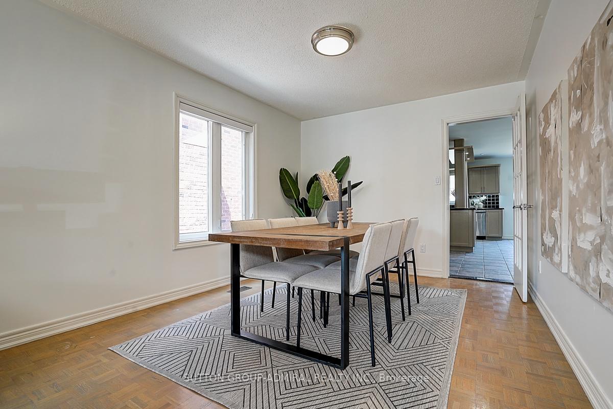 Photo 15 of 11 San Marko Place, Vaughan, East Woodbridge — HOMEH