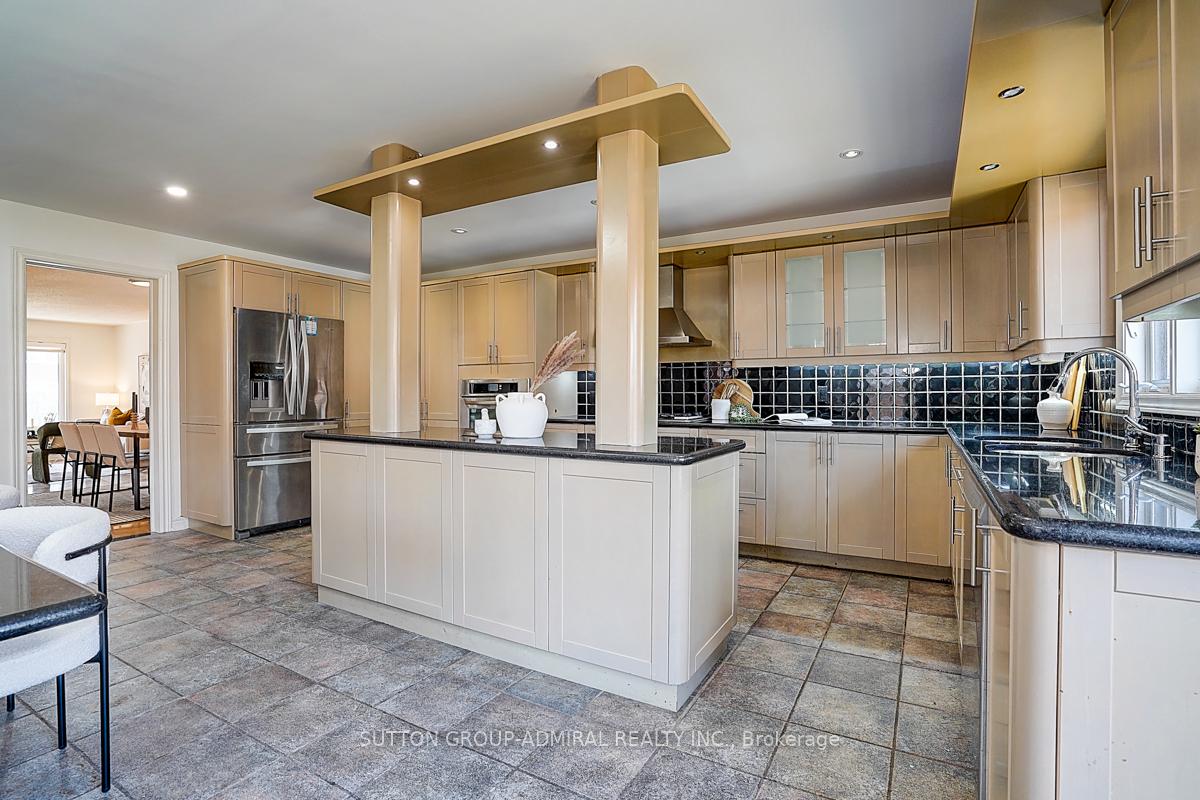 Photo 20 of 11 San Marko Place, Vaughan, East Woodbridge — HOMEH