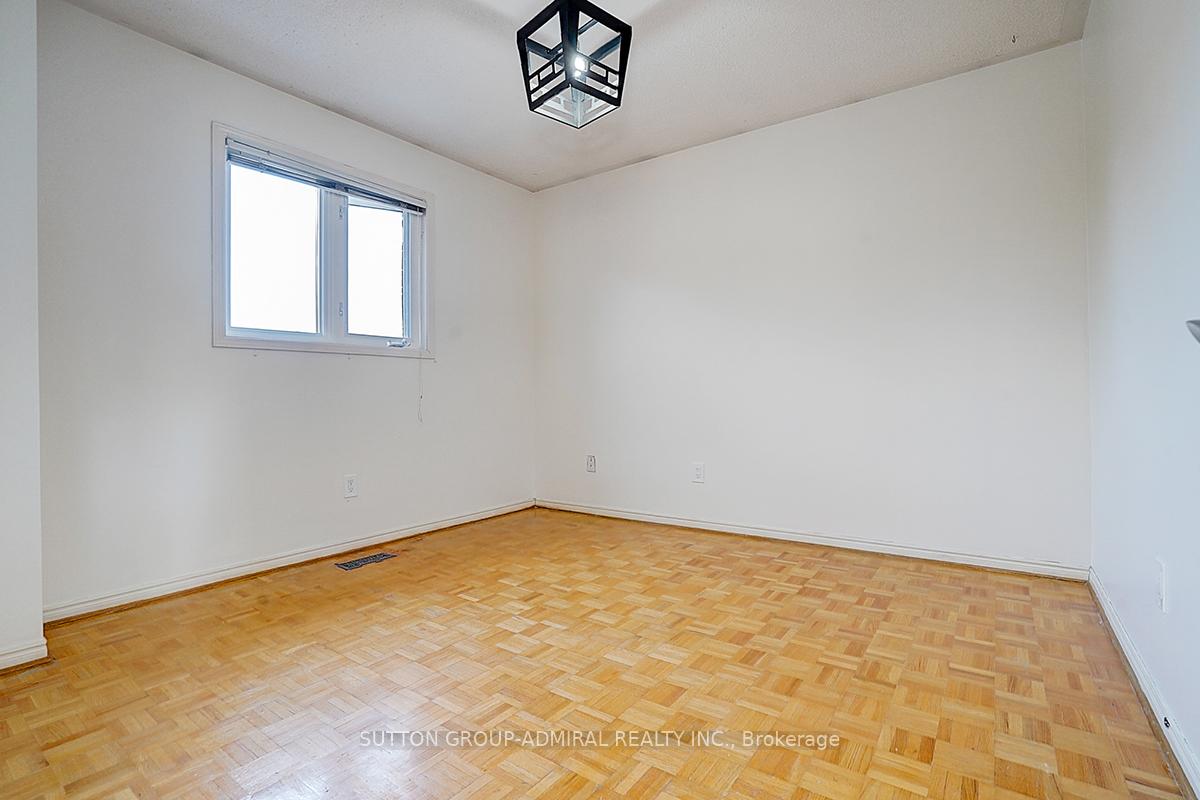 Photo 32 of 11 San Marko Place, Vaughan, East Woodbridge — HOMEH