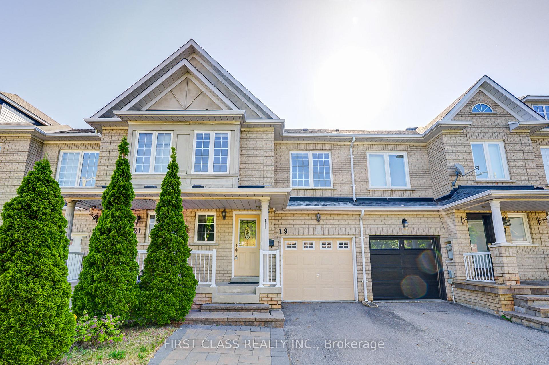 Front of 19 Benjamin Hood Crescent