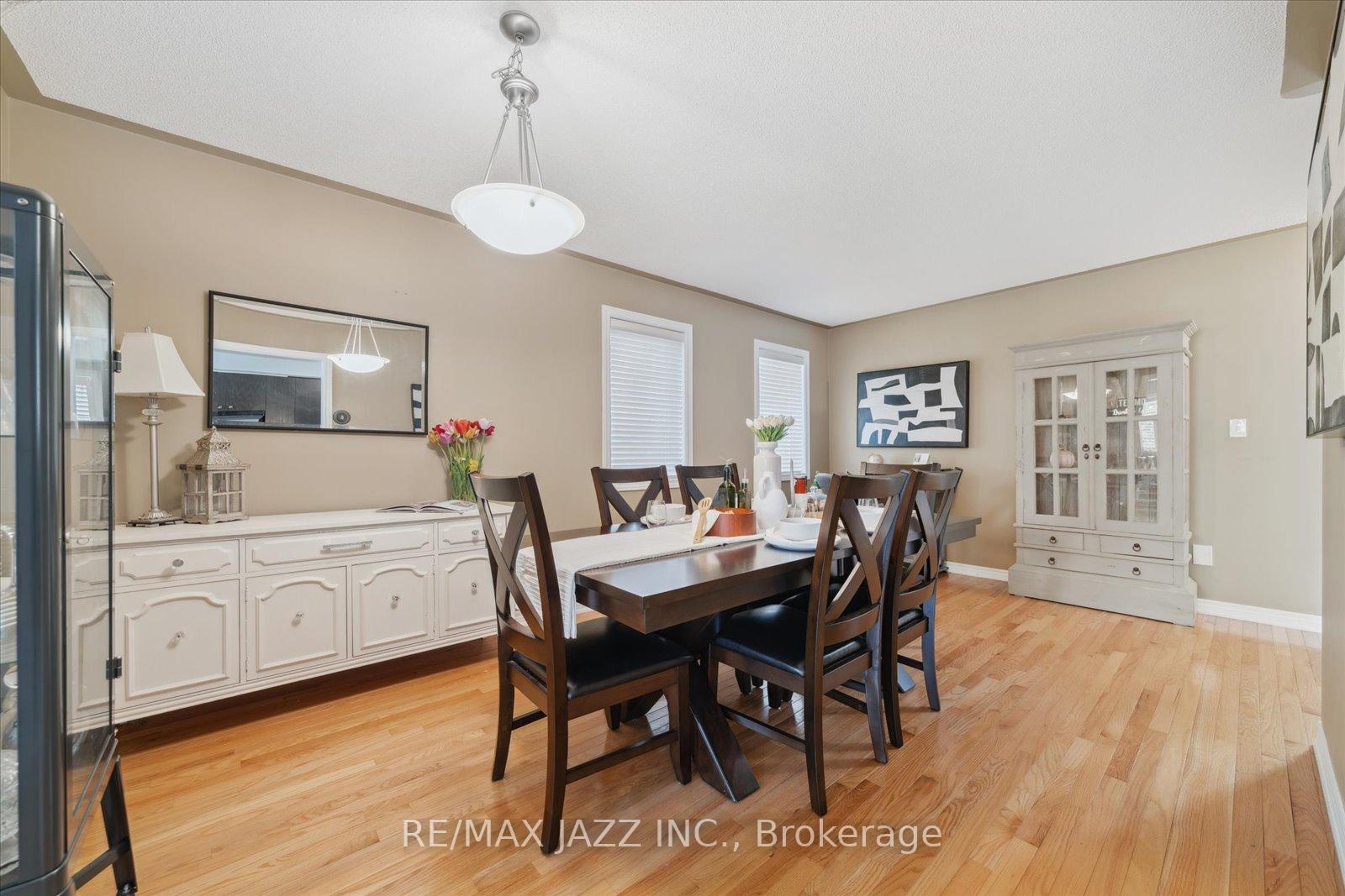 Photo 5 of 33 Kirkland Place, Whitby, Williamsburg — HOMEH