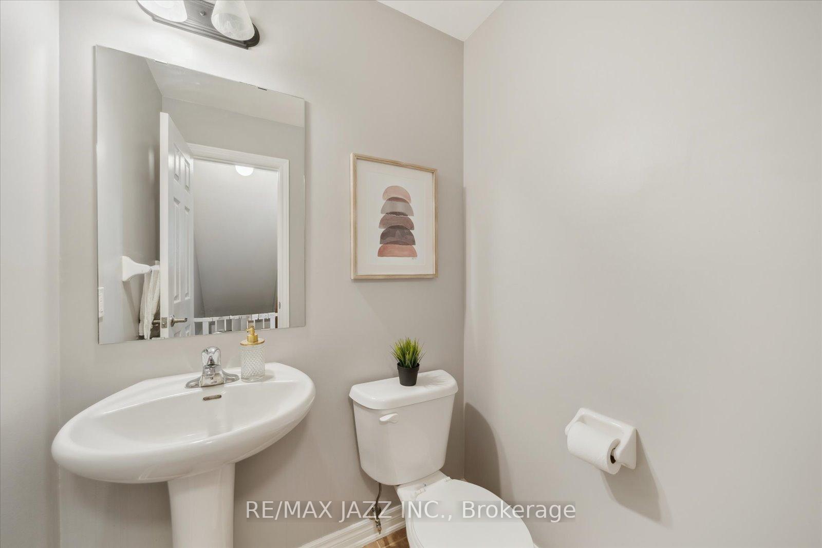 Photo 20 of 33 Kirkland Place, Whitby, Williamsburg — HOMEH