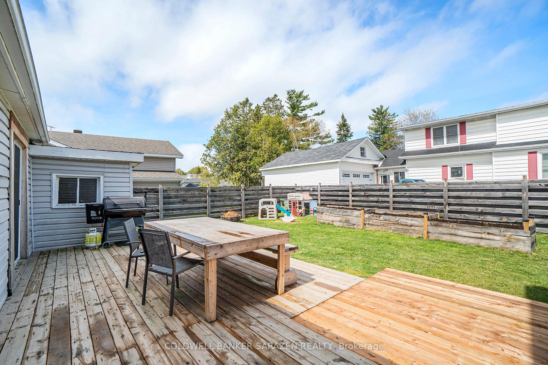 Photo 22 of 326 William Street W, Arnprior — HOMEH