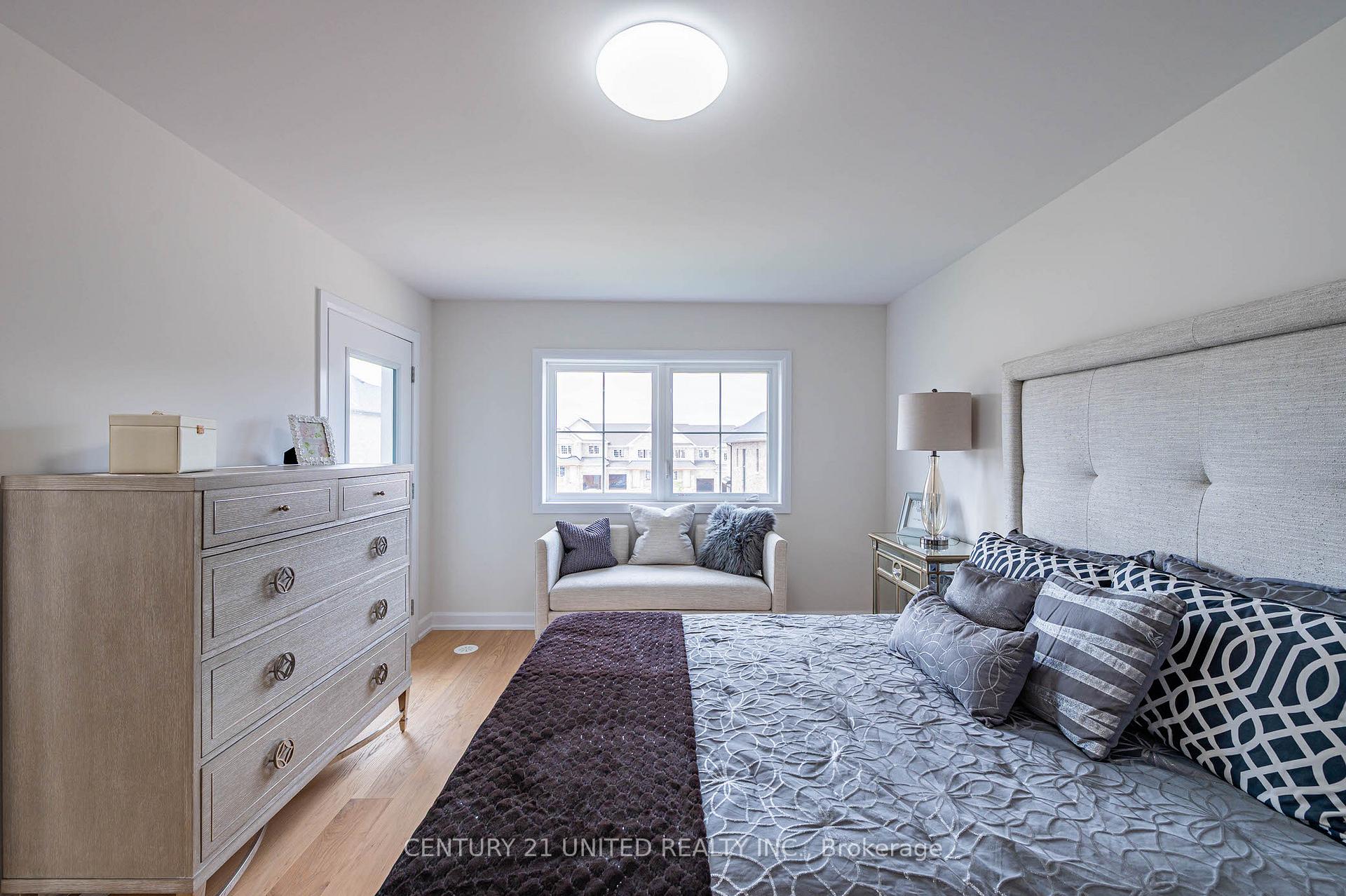 Photo 10 of 303 Mullighan Gardens, Peterborough, Monaghan Ward 2 — HOMEH