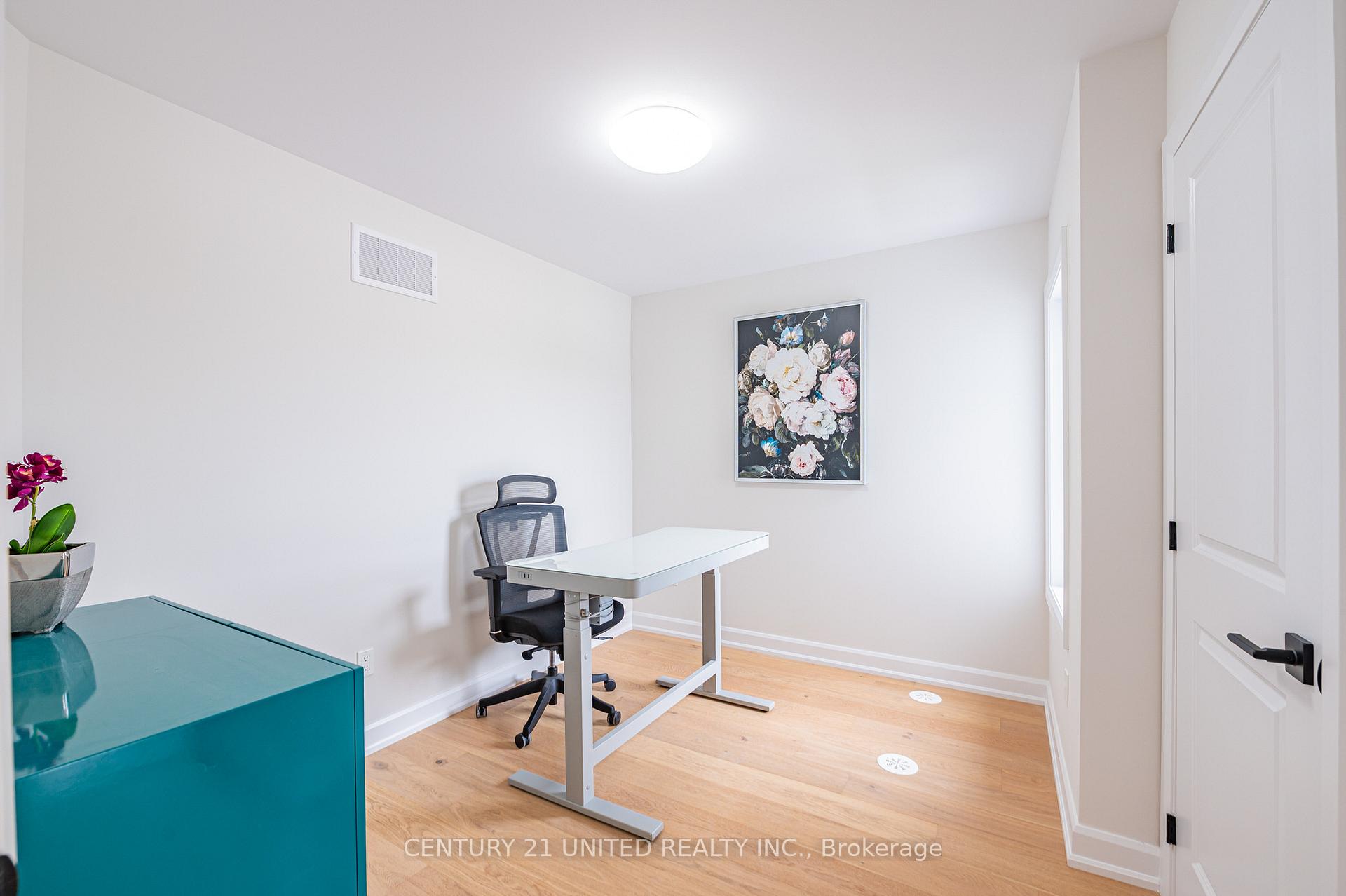Photo 15 of 303 Mullighan Gardens, Peterborough, Monaghan Ward 2 — HOMEH