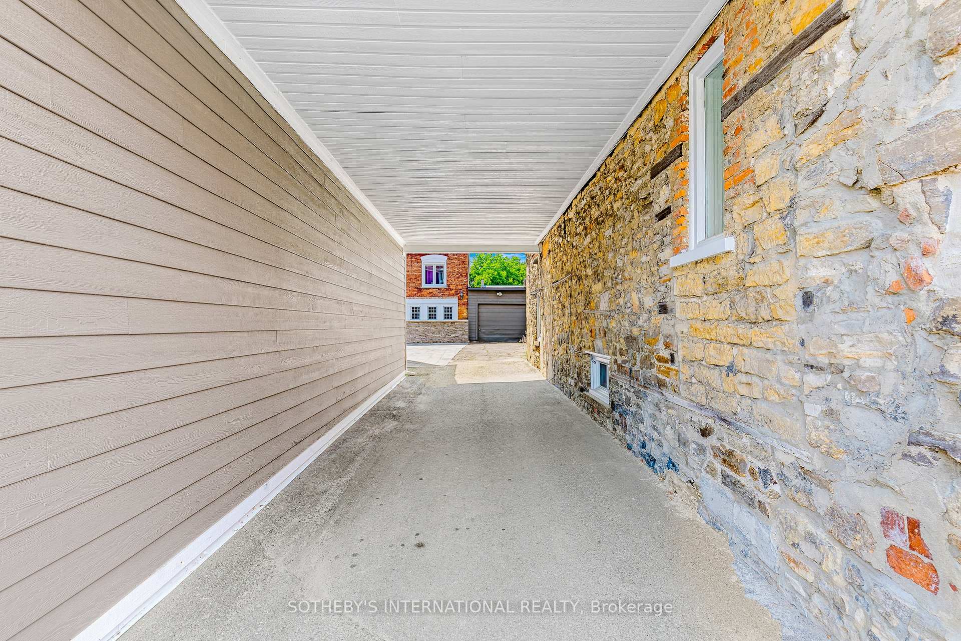 Photo 9 of 30 Apple Street, Brockville — HOMEH