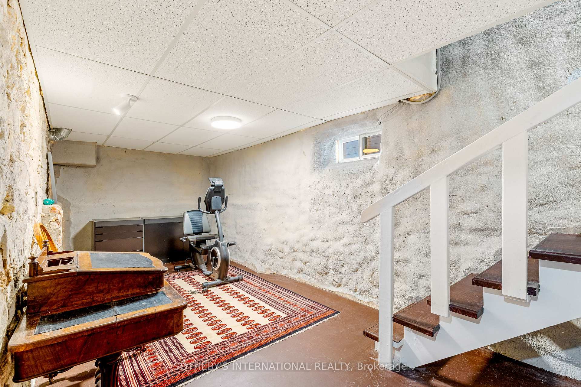 Photo 38 of 30 Apple Street, Brockville — HOMEH