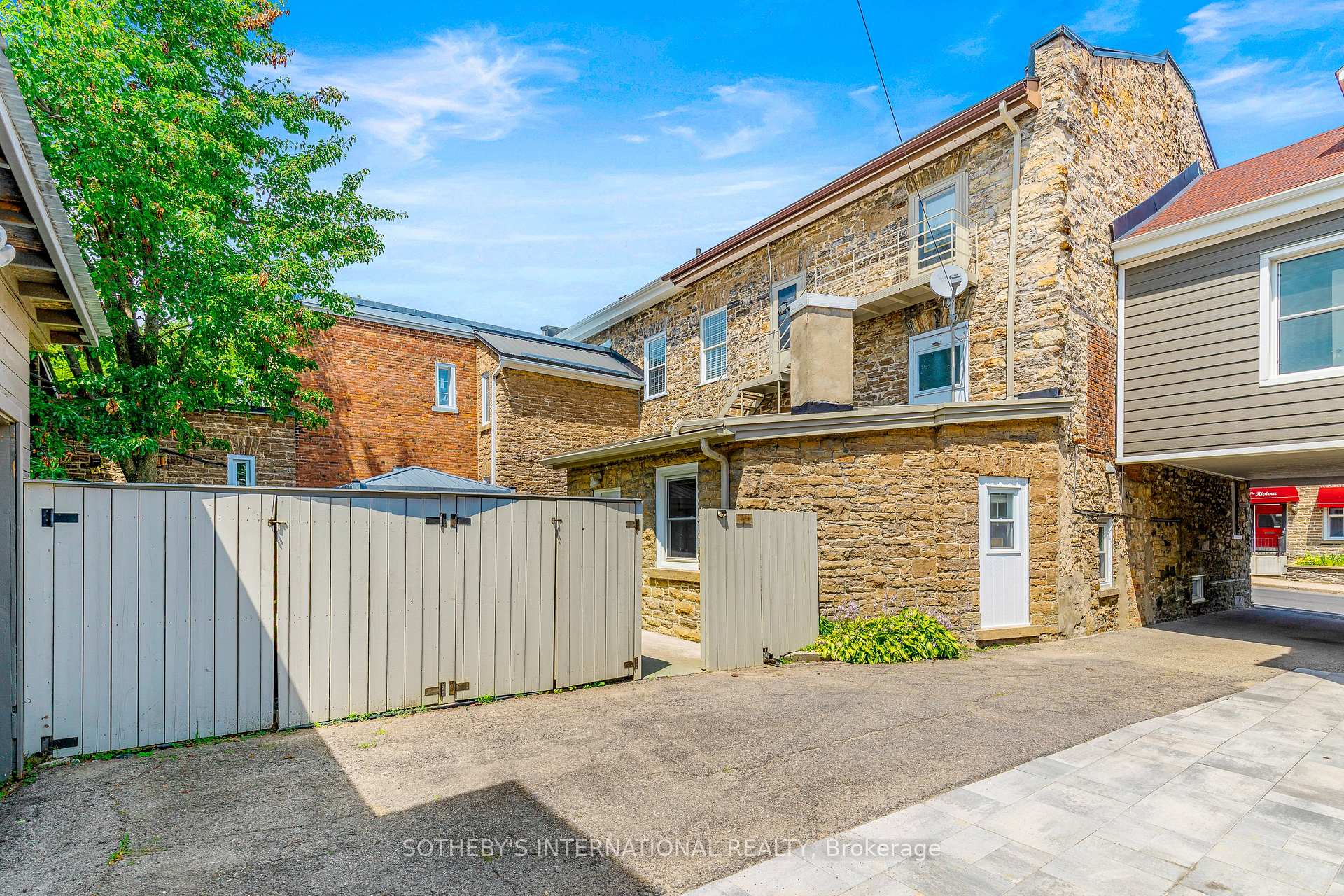 Photo 44 of 30 Apple Street, Brockville — HOMEH